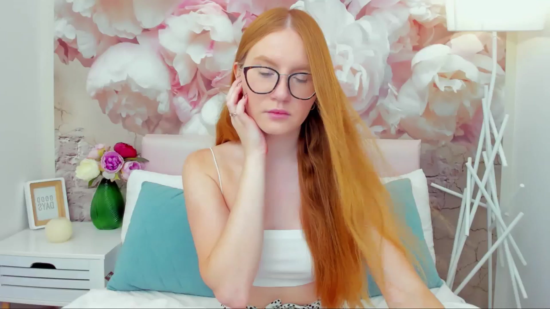 Gallery image thumbnail from MiyaFoxy's myfreecams stream on, 08/22/2023, 12:32 image 13 of 20