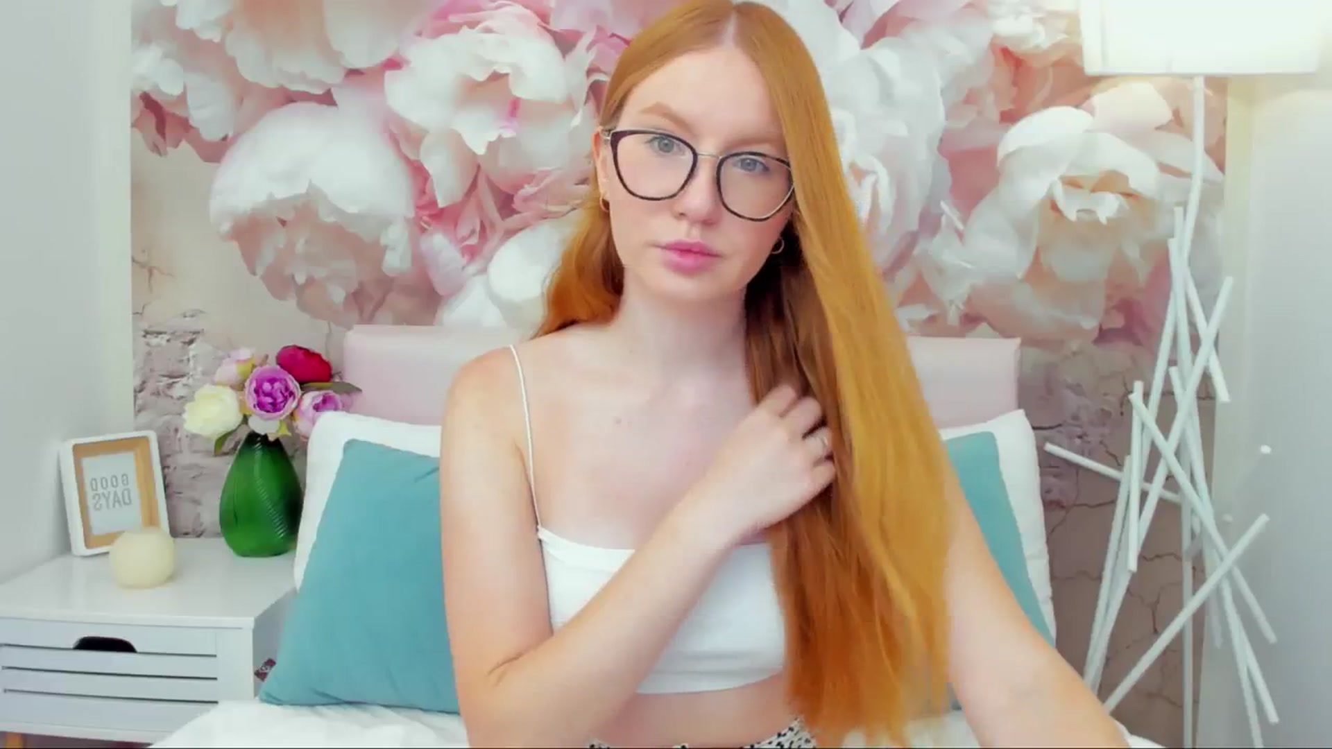 Gallery image thumbnail from MiyaFoxy's myfreecams stream on, 08/22/2023, 12:32 image 9 of 20