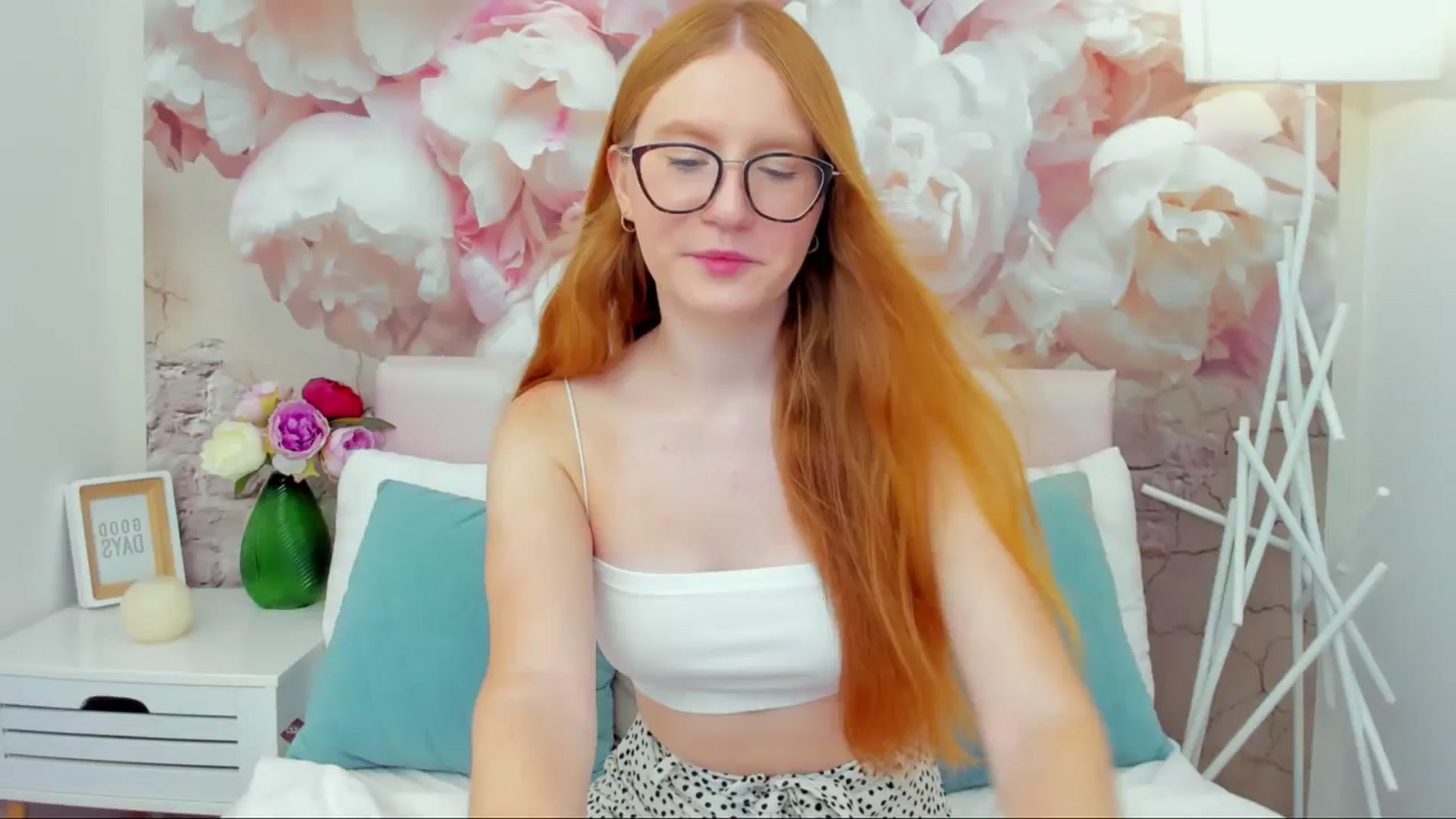 Gallery image thumbnail from MiyaFoxy's myfreecams stream on, 08/22/2023, 12:32 image 7 of 20