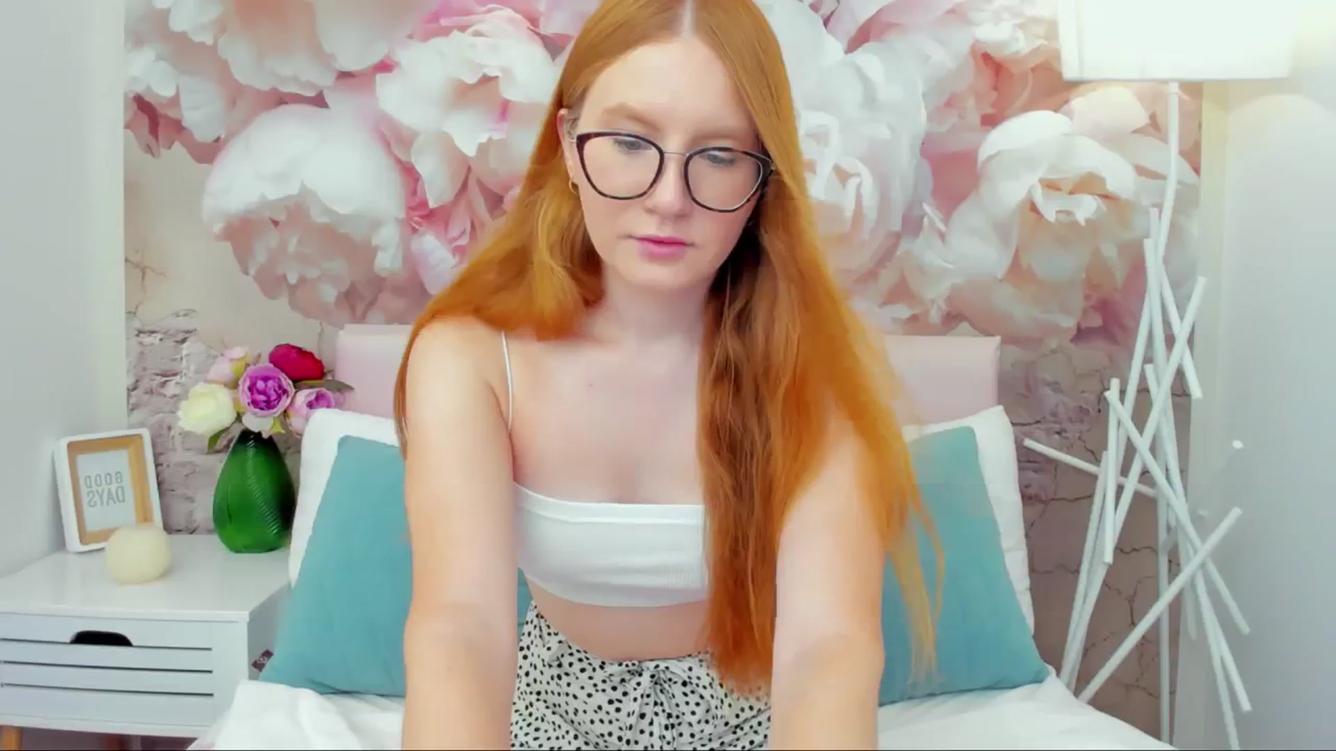 Gallery image thumbnail from MiyaFoxy's myfreecams stream on, 08/22/2023, 12:32 image 3 of 20