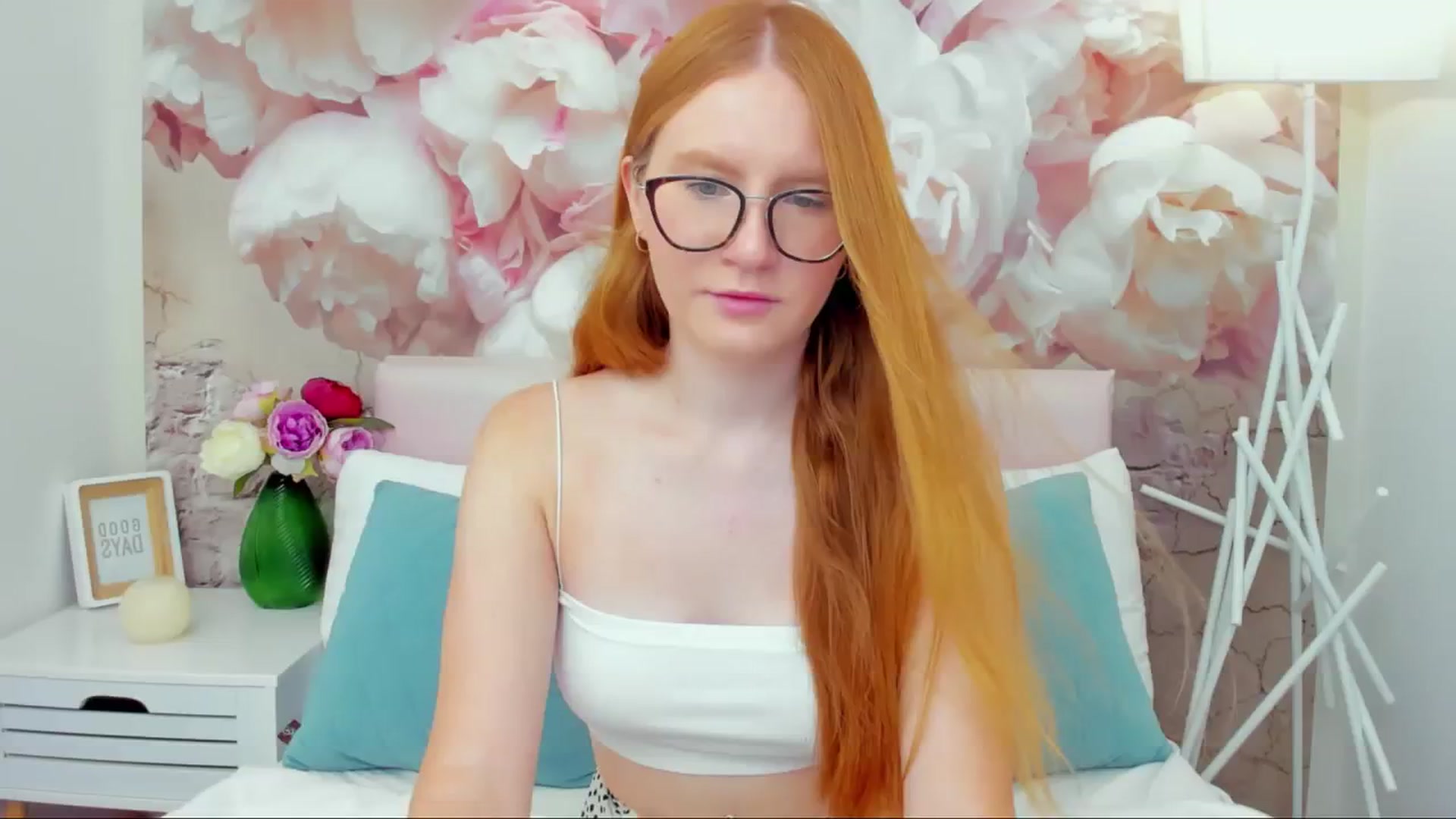 Gallery image thumbnail from MiyaFoxy's myfreecams stream on, 08/22/2023, 12:32 image 17 of 20