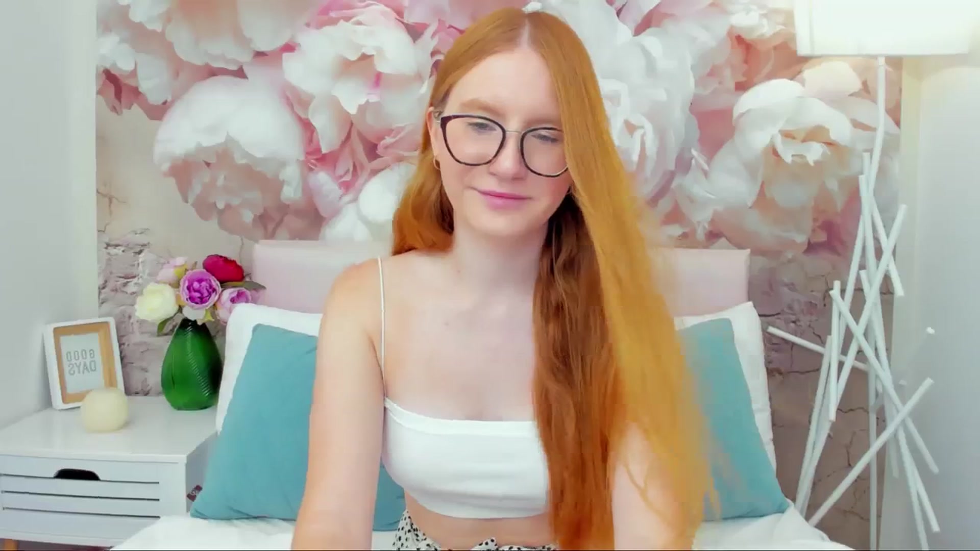 Gallery image thumbnail from MiyaFoxy's myfreecams stream on, 08/22/2023, 12:32 image 14 of 20