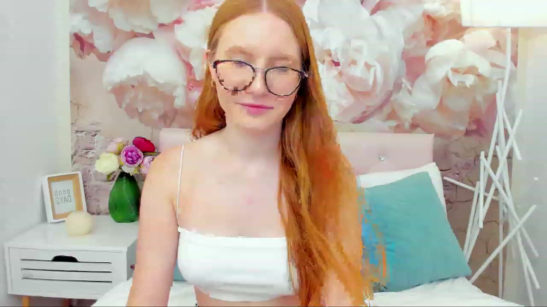 Gallery image thumbnail from MiyaFoxy's myfreecams stream on, 08/22/2023, 16:14 image 16 of 20