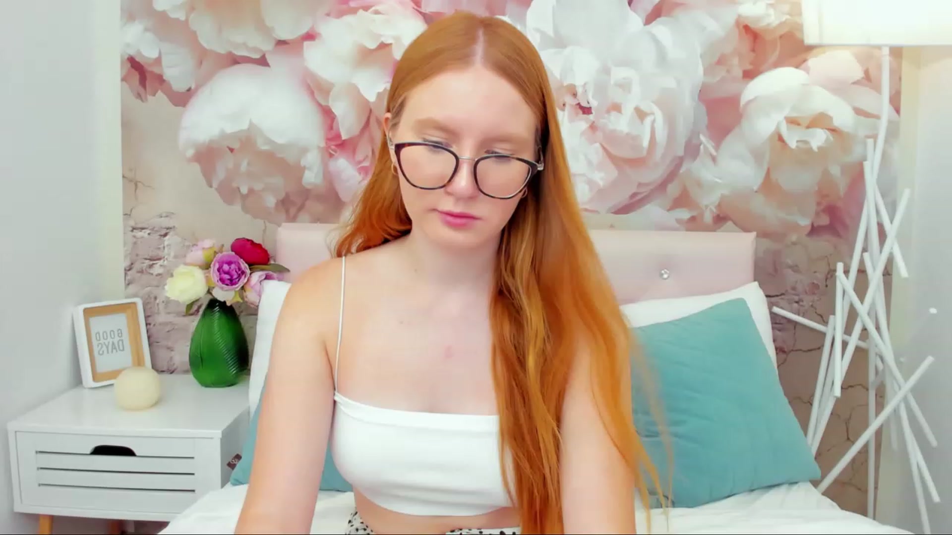 Gallery image thumbnail from MiyaFoxy's myfreecams stream on, 08/22/2023, 16:14 image 9 of 20