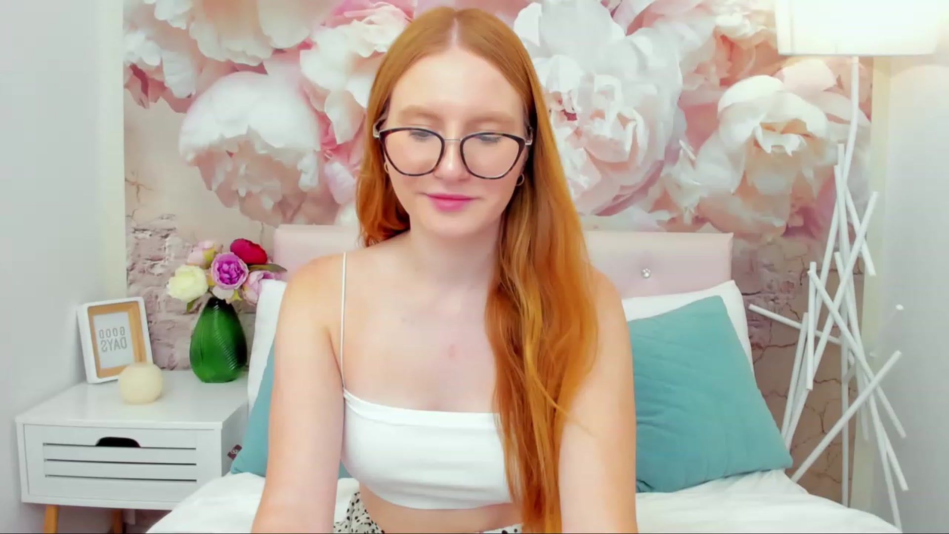 Gallery image thumbnail from MiyaFoxy's myfreecams stream on, 08/22/2023, 16:14 image 6 of 20