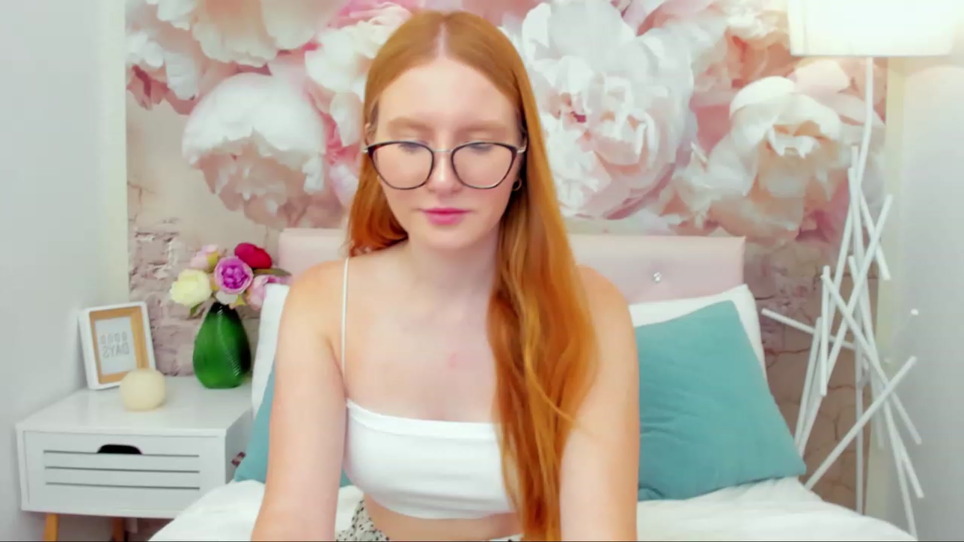 Gallery image thumbnail from MiyaFoxy's myfreecams stream on, 08/22/2023, 16:14 image 7 of 20