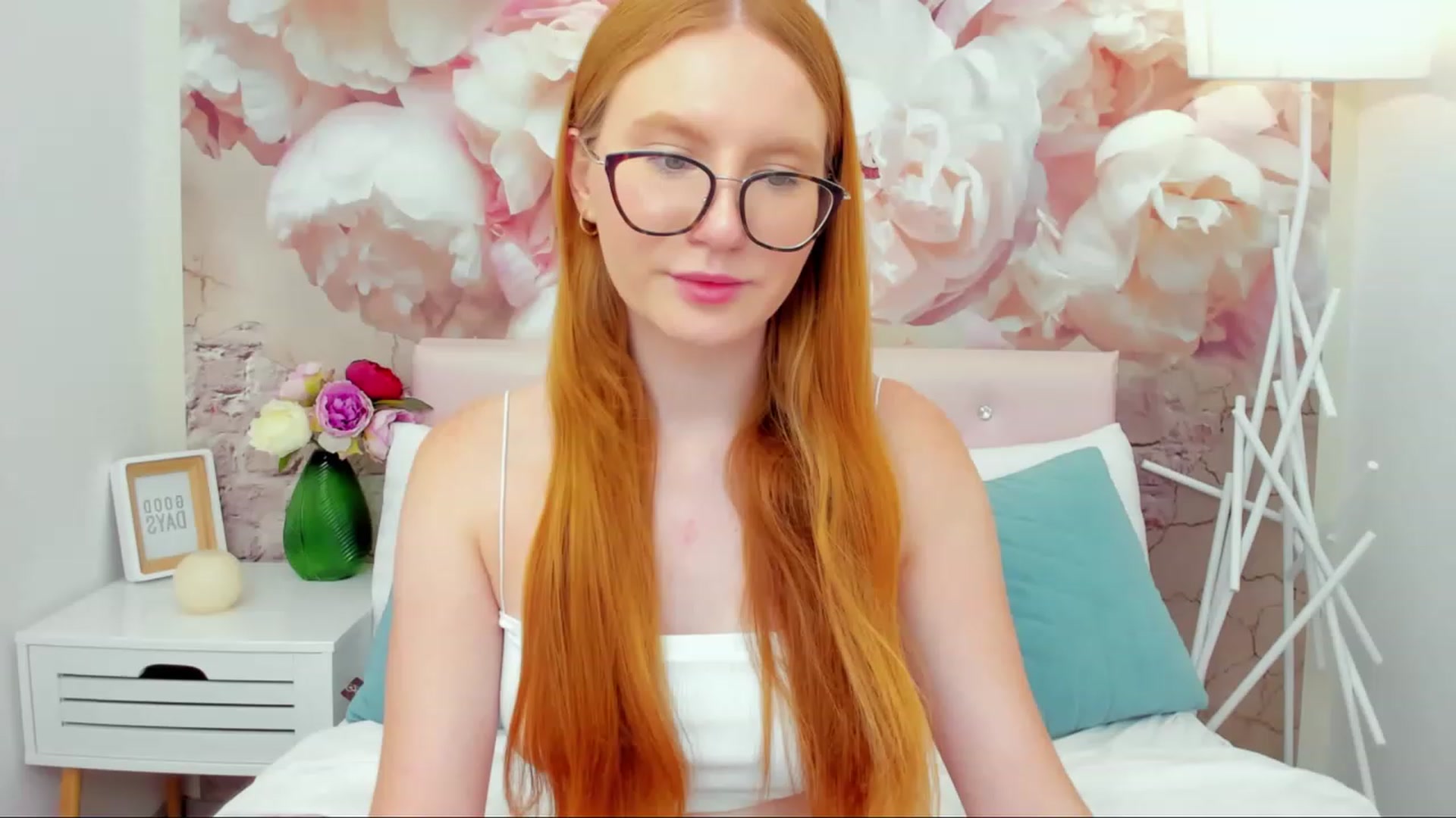 Gallery image thumbnail from MiyaFoxy's myfreecams stream on, 08/22/2023, 16:14 image 3 of 20