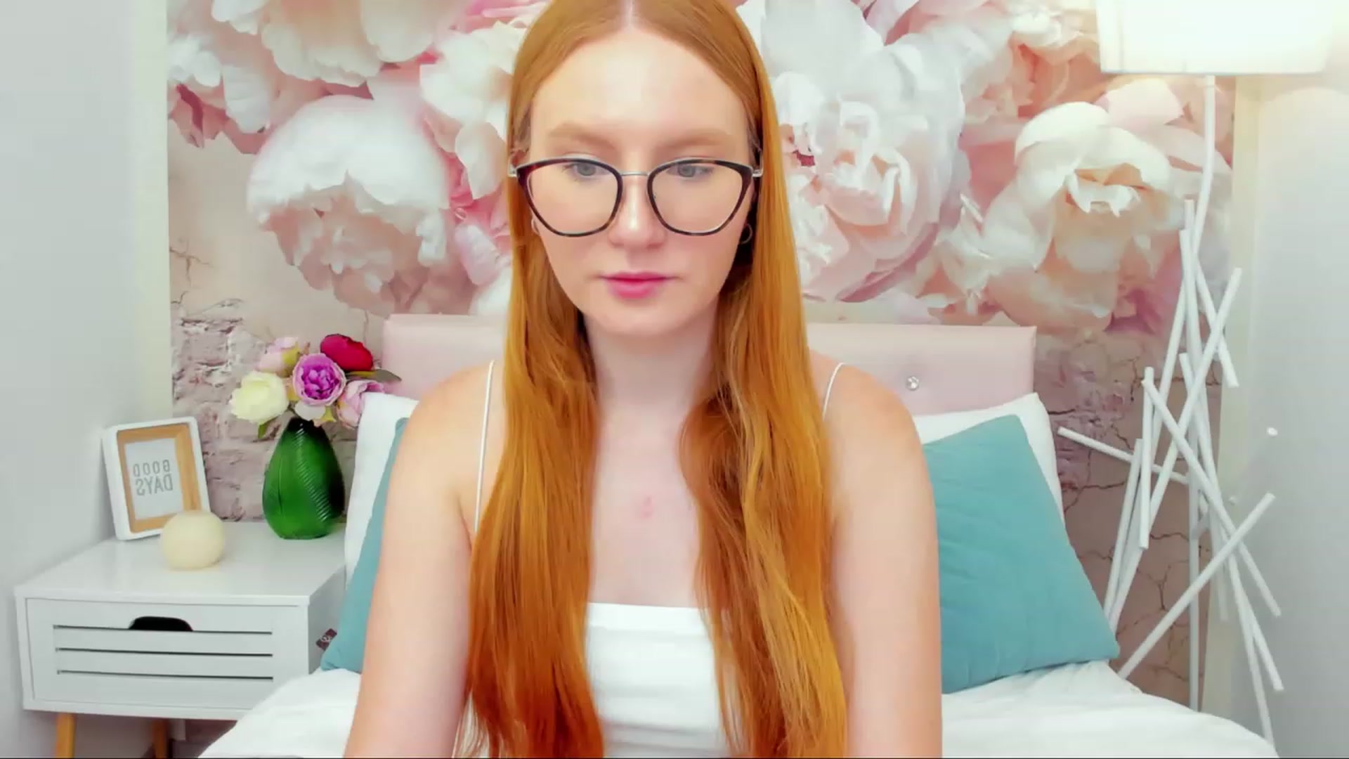 Gallery image thumbnail from MiyaFoxy's myfreecams stream on, 08/22/2023, 16:14 image 4 of 20