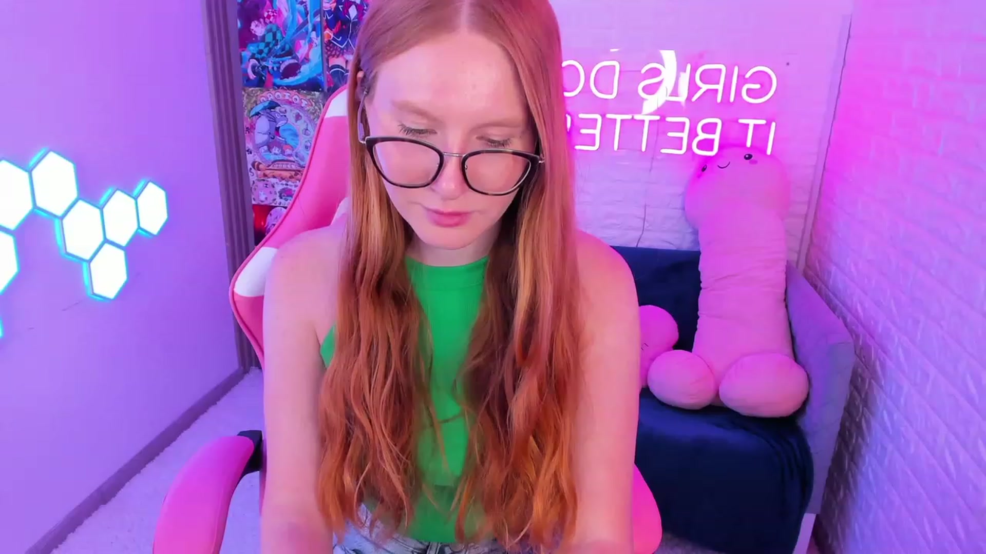Gallery image thumbnail from MiyaFoxy's myfreecams stream on, 08/25/2023, 19:00 image 15 of 20