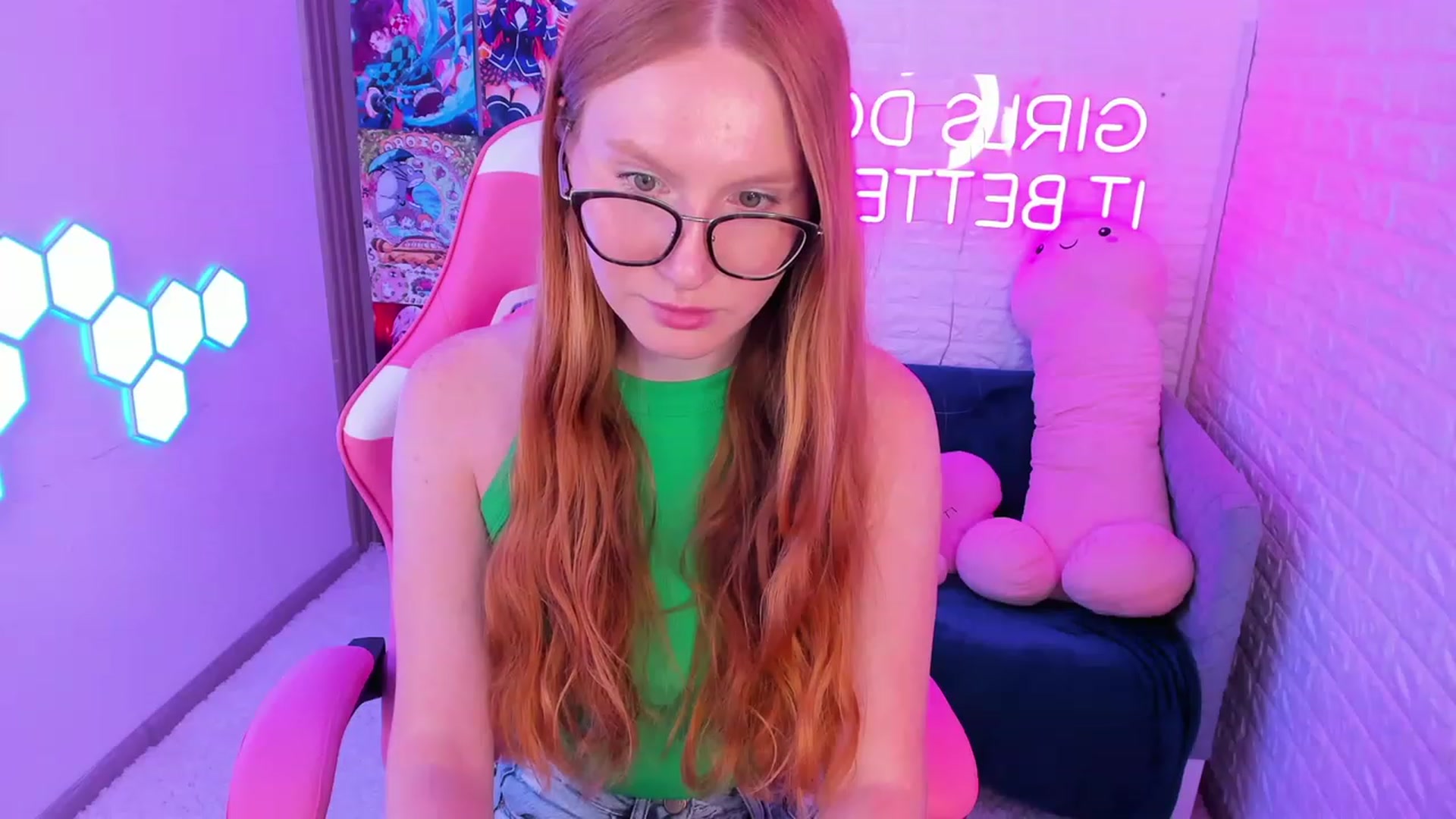 Gallery image thumbnail from MiyaFoxy's myfreecams stream on, 08/25/2023, 19:00 image 16 of 20