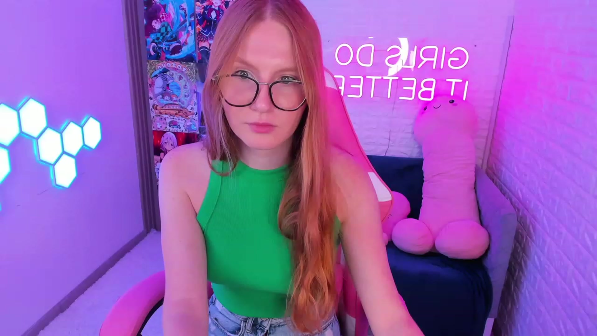 Gallery image thumbnail from MiyaFoxy's myfreecams stream on, 08/25/2023, 19:00 image 4 of 20