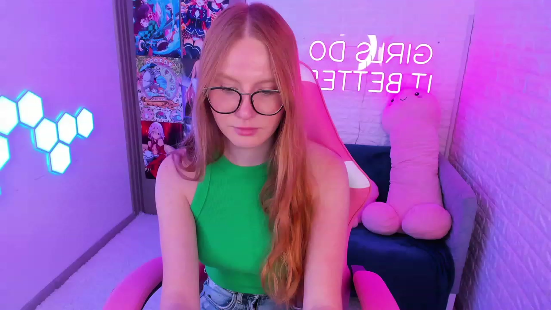 Gallery image thumbnail from MiyaFoxy's myfreecams stream on, 08/25/2023, 19:00 image 1 of 20