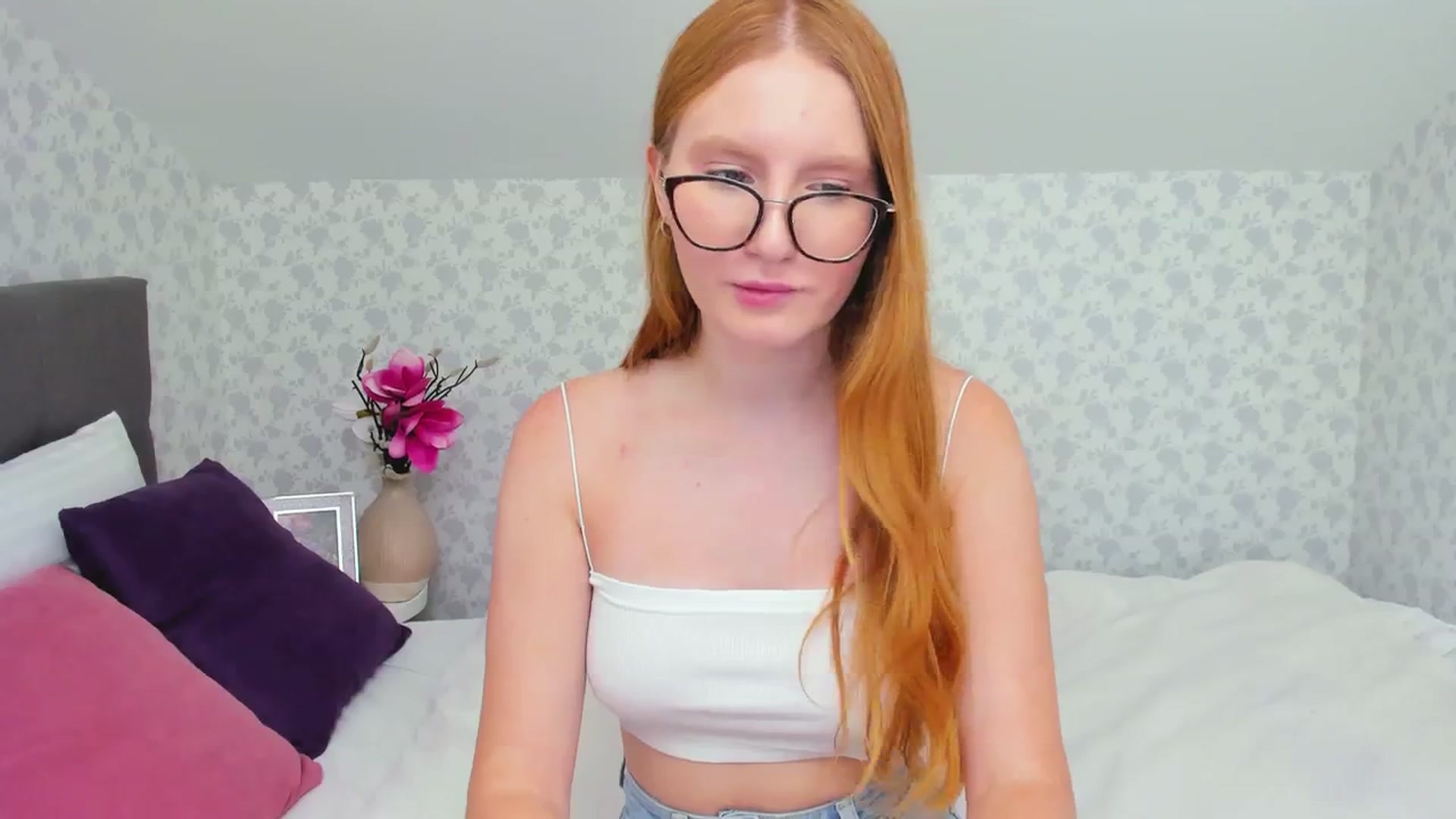 Gallery image thumbnail from MiyaFoxy's myfreecams stream on, 08/29/2023, 15:06 image 13 of 20