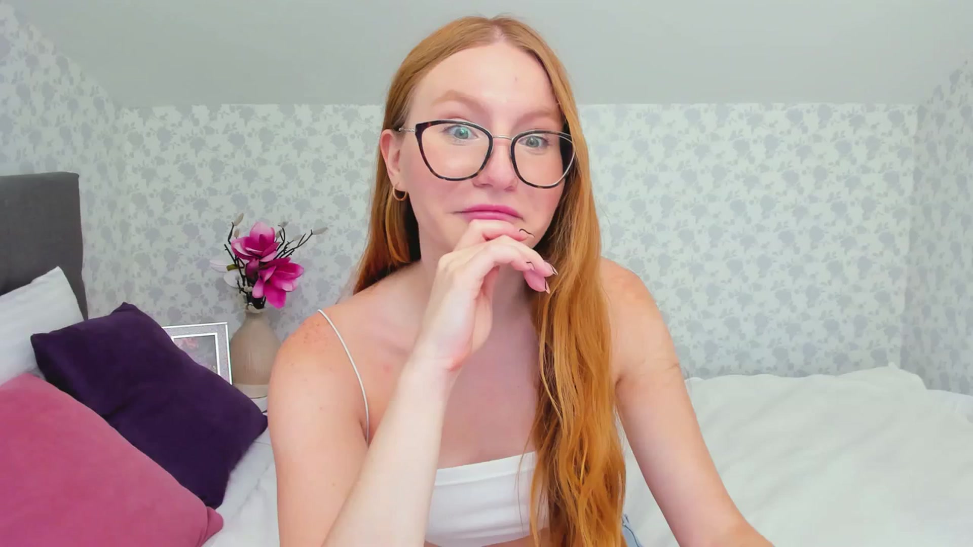 Gallery image thumbnail from MiyaFoxy's myfreecams stream on, 08/29/2023, 18:23 image 14 of 20