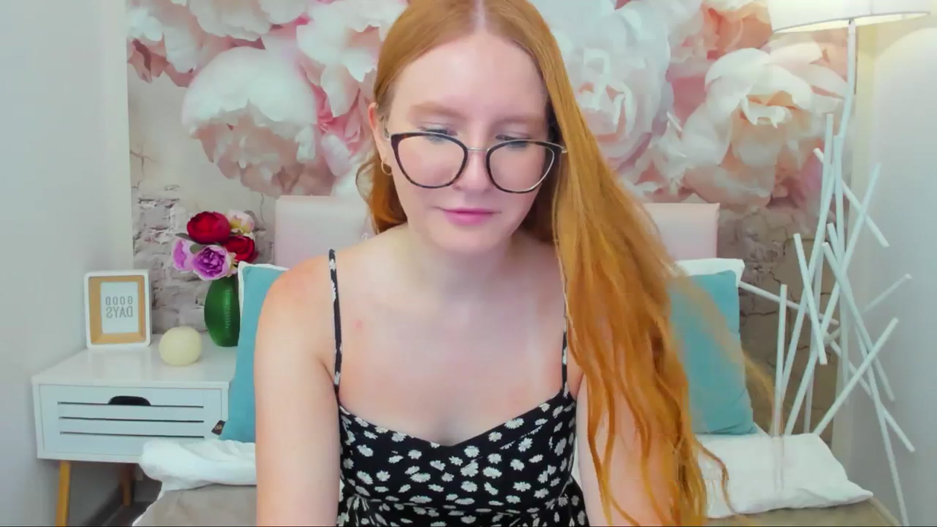 Gallery image thumbnail from MiyaFoxy's myfreecams stream on, 09/01/2023, 16:13 image 6 of 20