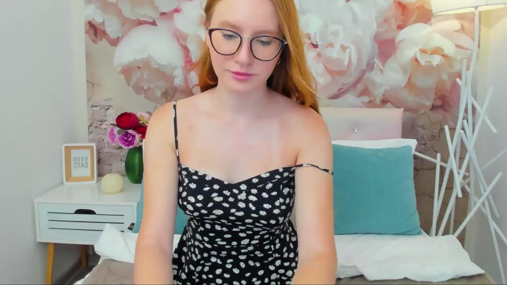 Gallery image thumbnail from MiyaFoxy's myfreecams stream on, 09/01/2023, 17:28 image 20 of 20
