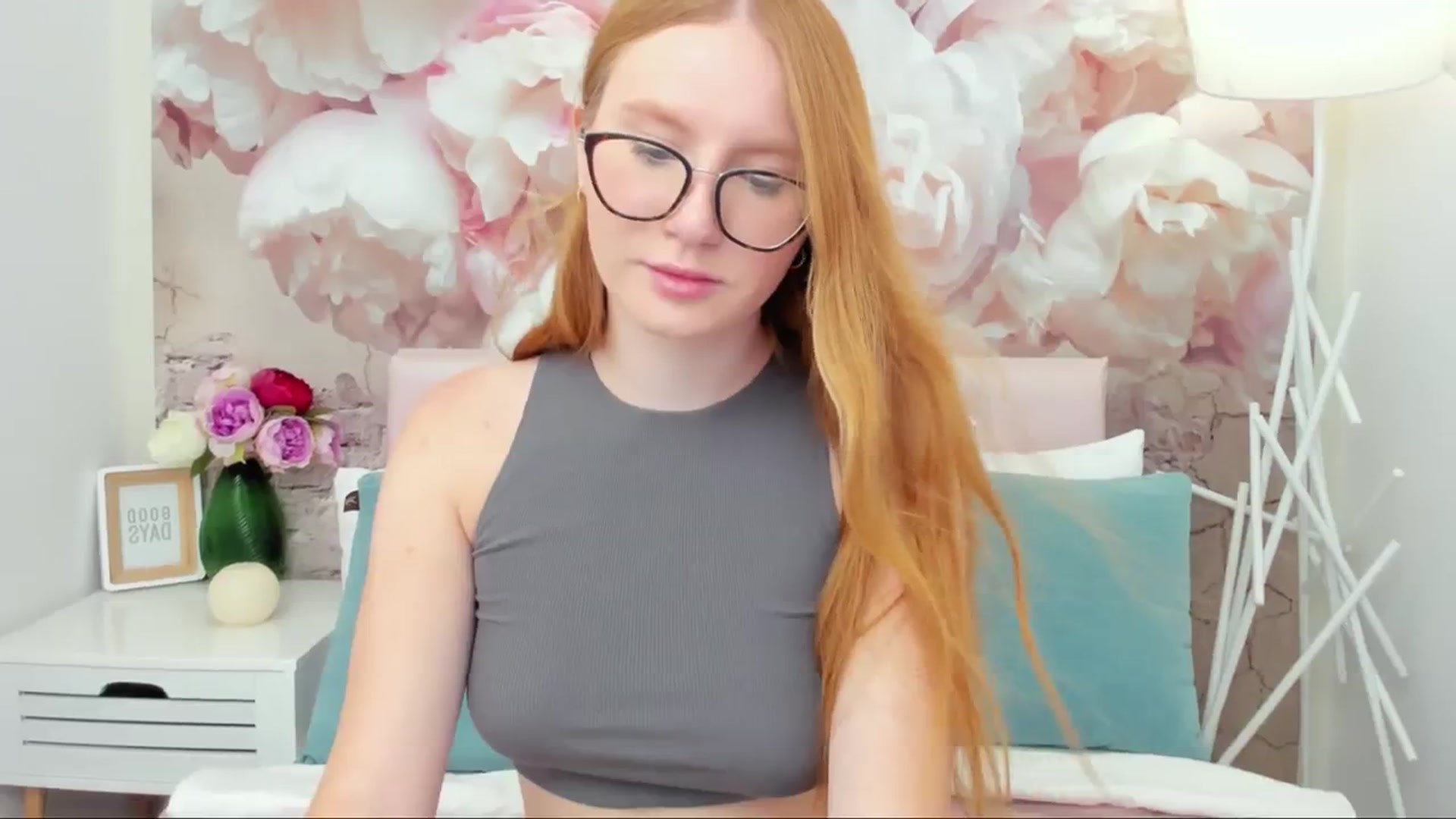 Gallery image thumbnail from MiyaFoxy's myfreecams stream on, 09/29/2023, 13:17 image 12 of 20