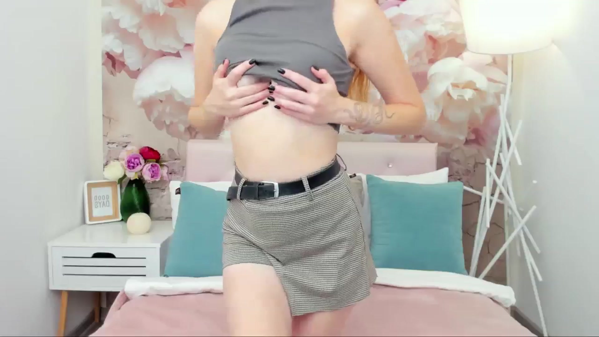 Gallery image thumbnail from MiyaFoxy's myfreecams stream on, 09/29/2023, 13:17 image 6 of 20