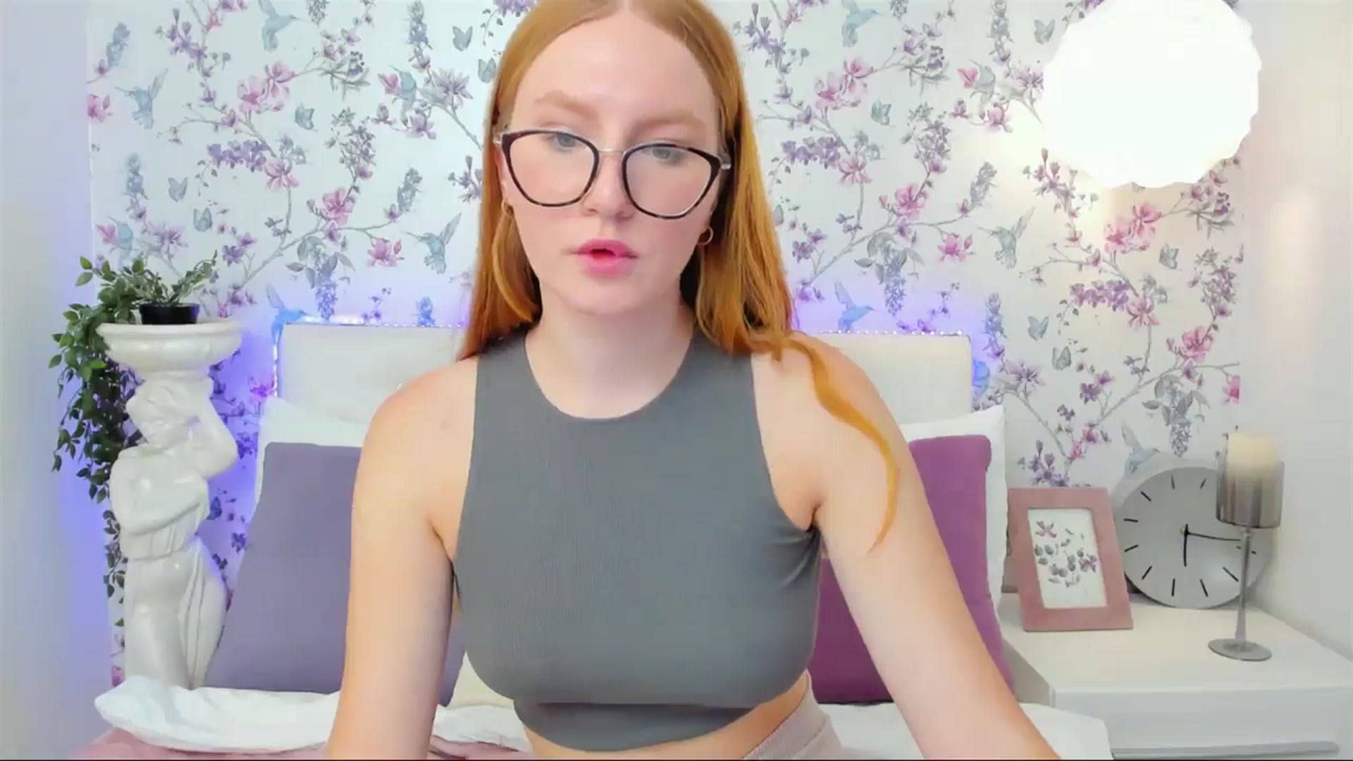 Gallery image thumbnail from MiyaFoxy's myfreecams stream on, 10/08/2023, 16:25 image 4 of 20