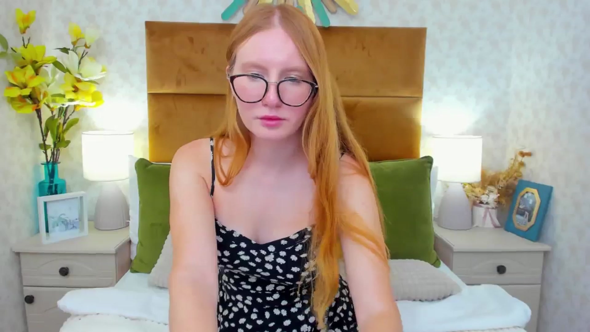 Gallery image thumbnail from MiyaFoxy's myfreecams stream on, 10/15/2023, 17:24 image 2 of 20