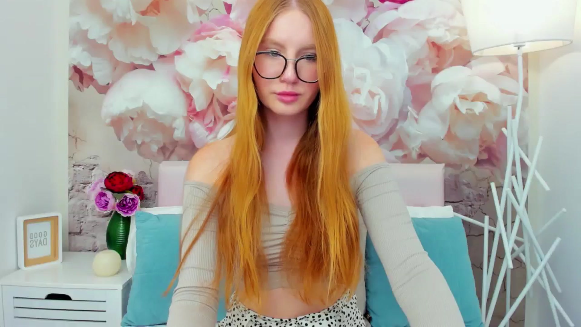 Gallery image thumbnail from MiyaFoxy's myfreecams stream on, 10/17/2023, 14:07 image 4 of 20