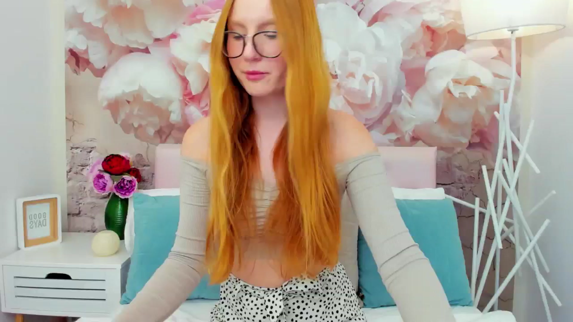Gallery image thumbnail from MiyaFoxy's myfreecams stream on, 10/17/2023, 14:07 image 1 of 20