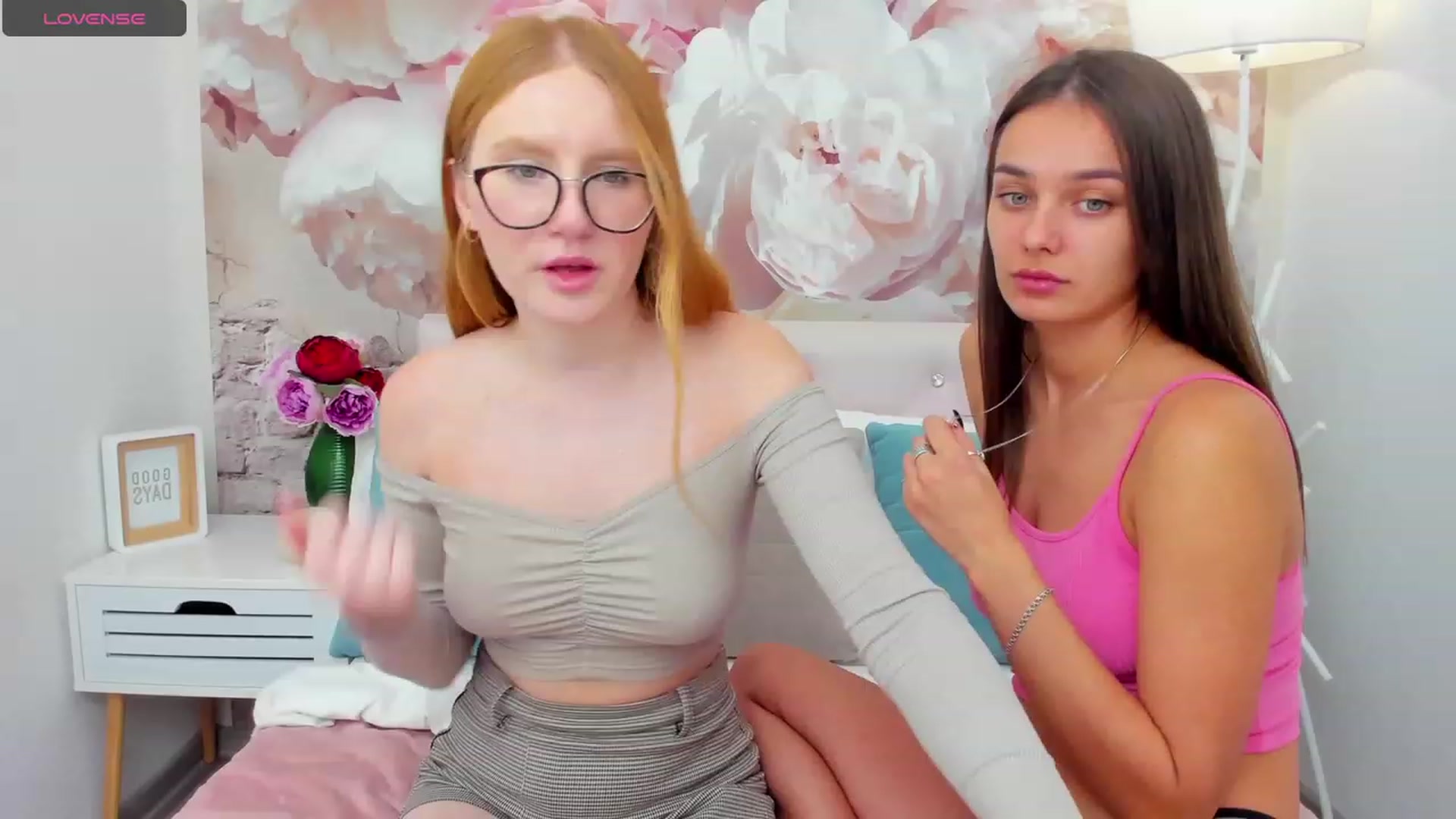 Gallery image thumbnail from MiyaFoxy's myfreecams stream on, 10/17/2023, 18:59 image 19 of 20