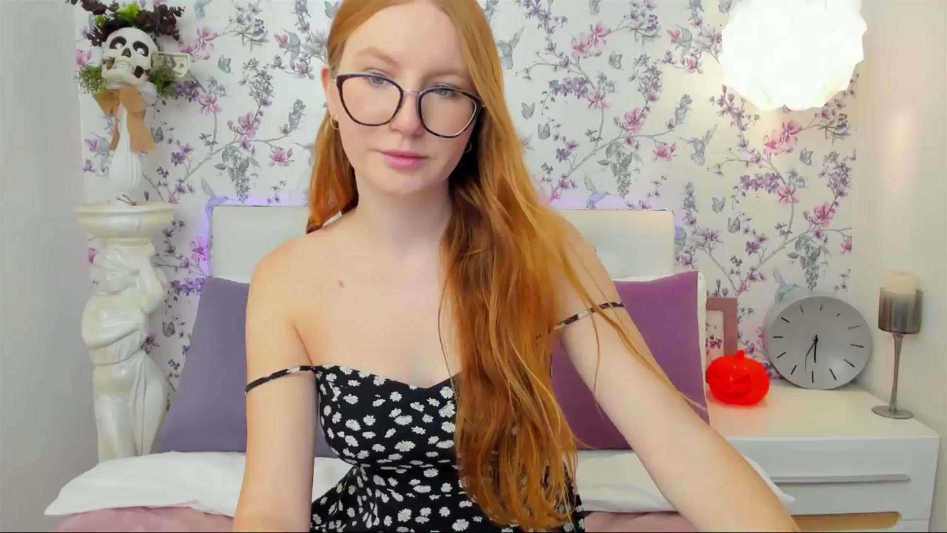Gallery image thumbnail from MiyaFoxy's myfreecams stream on, 10/28/2023, 14:59 image 15 of 20
