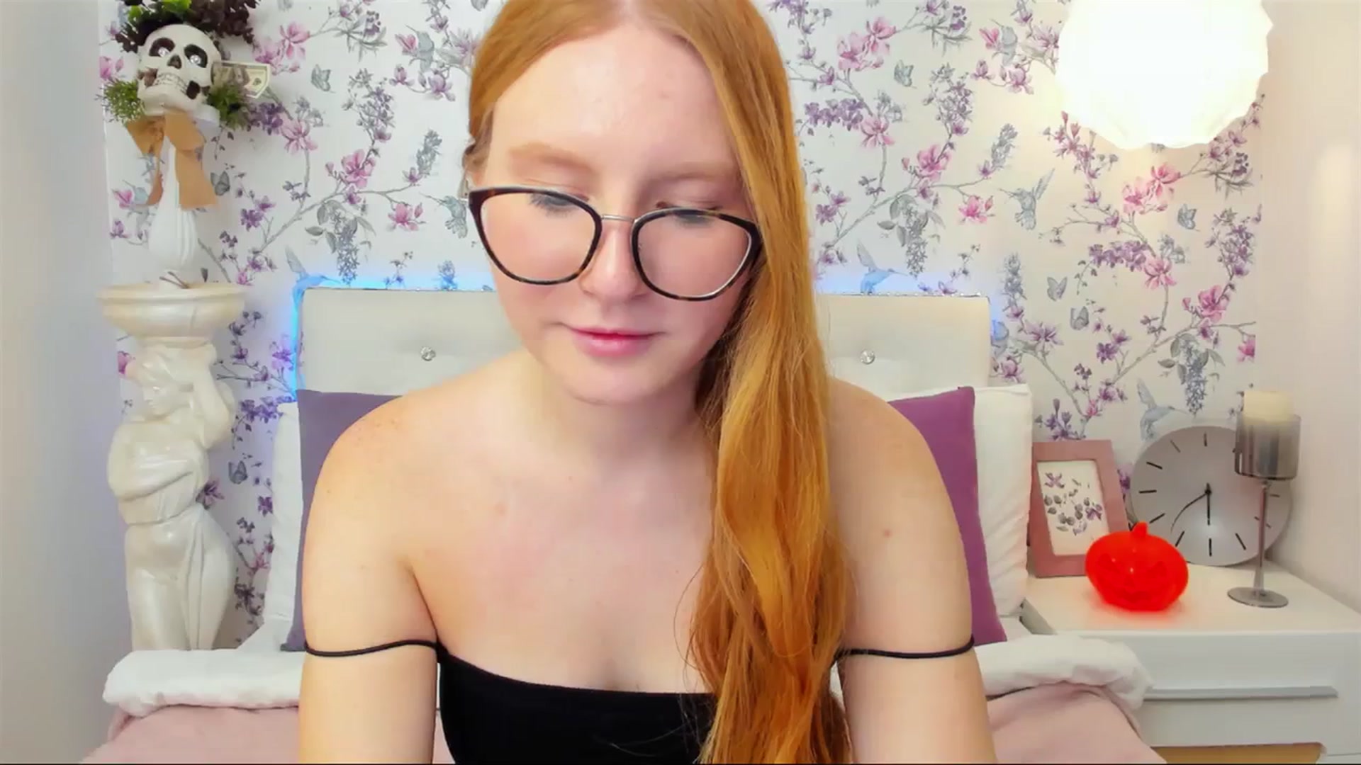 Gallery image thumbnail from MiyaFoxy's myfreecams stream on, 10/31/2023, 16:39 image 8 of 20