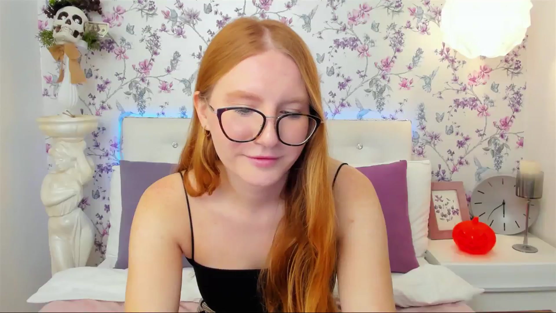 Gallery image thumbnail from MiyaFoxy's myfreecams stream on, 10/31/2023, 16:39 image 2 of 20