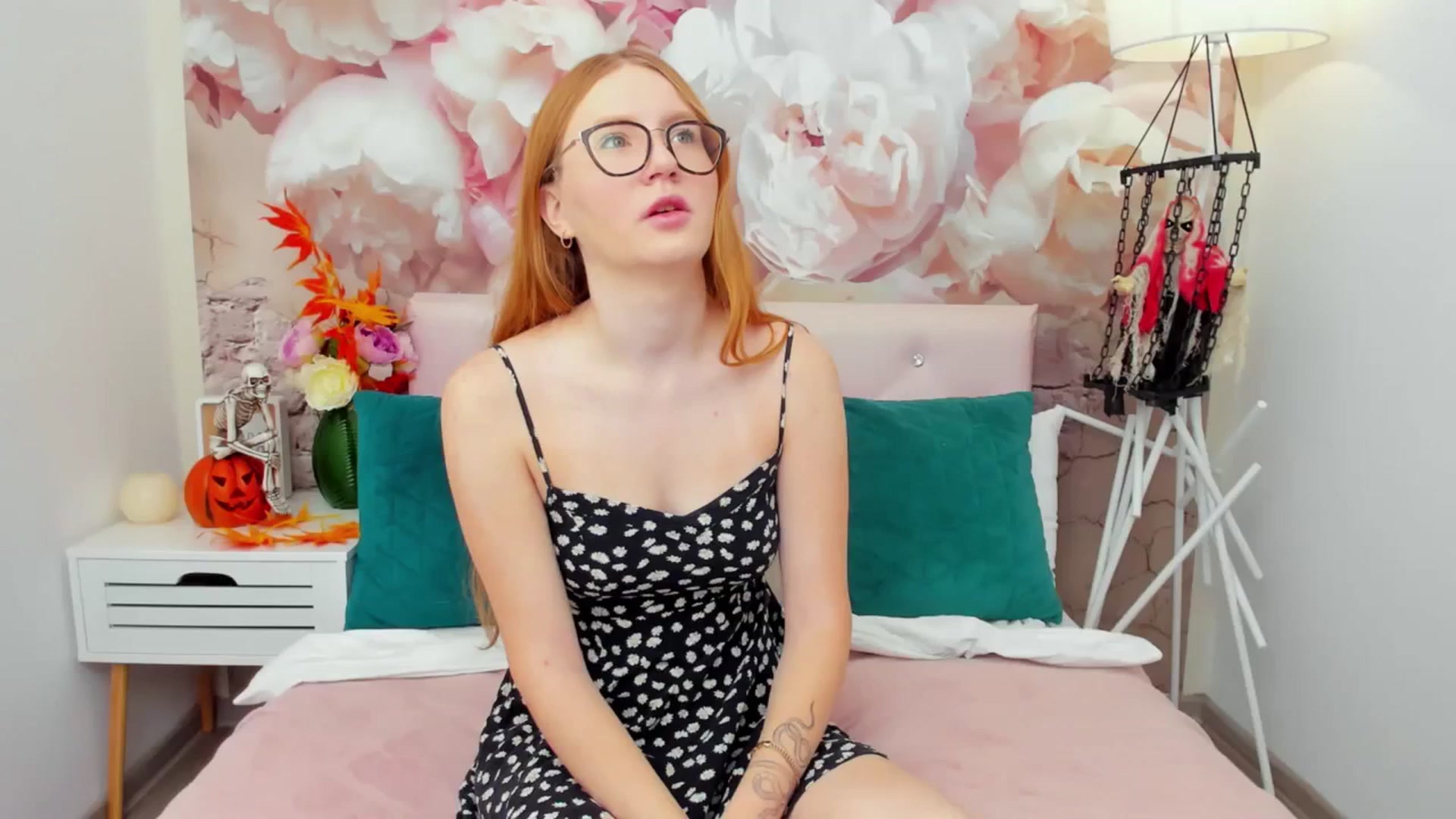 Gallery image thumbnail from MiyaFoxy's myfreecams stream on, 11/05/2023, 08:01 image 15 of 20
