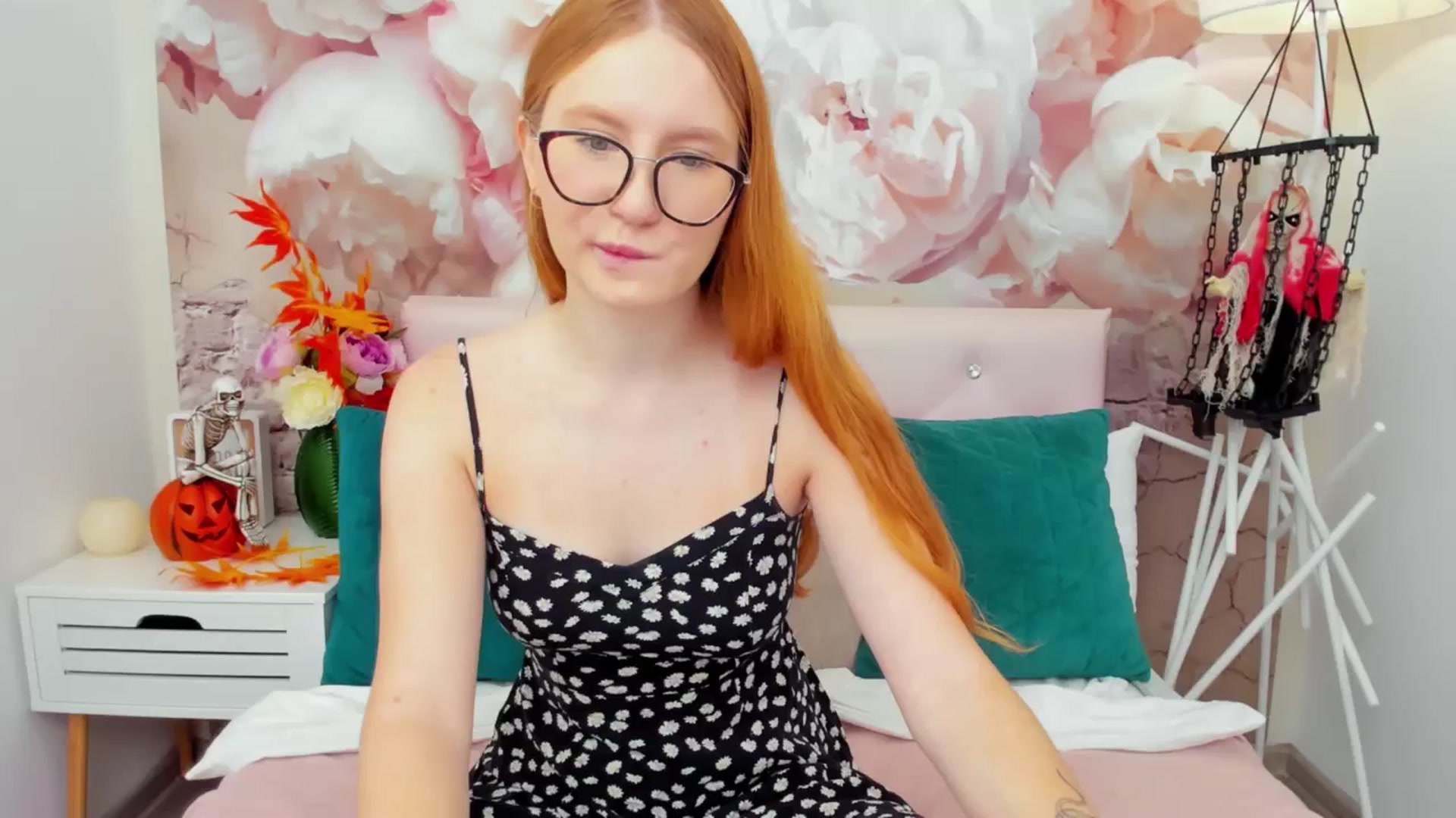 Gallery image thumbnail from MiyaFoxy's myfreecams stream on, 11/05/2023, 08:33 image 7 of 20