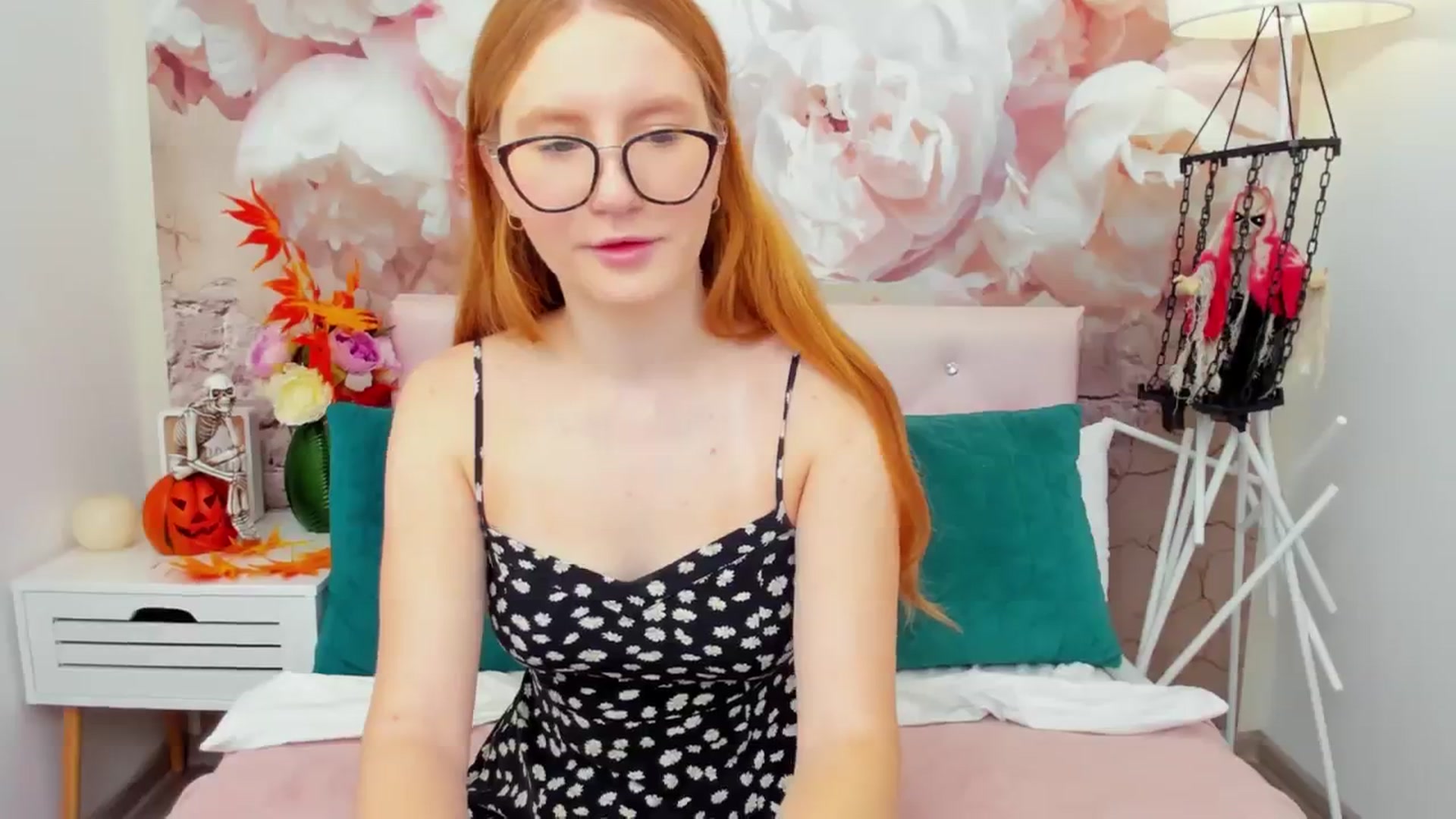 Gallery image thumbnail from MiyaFoxy's myfreecams stream on, 11/05/2023, 08:33 image 16 of 20