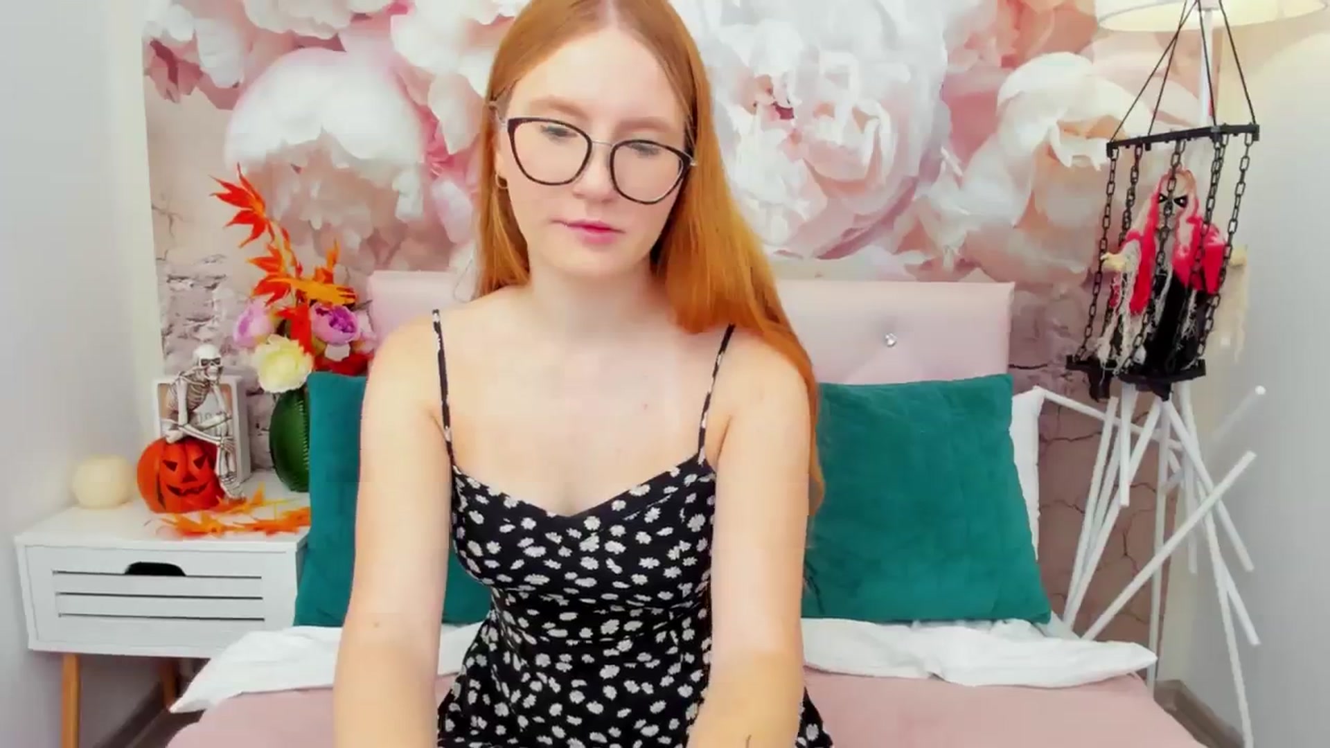 Gallery image thumbnail from MiyaFoxy's myfreecams stream on, 11/05/2023, 08:33 image 5 of 20