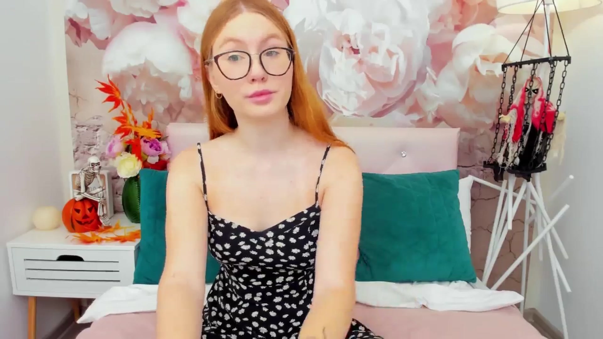 Gallery image thumbnail from MiyaFoxy's myfreecams stream on, 11/05/2023, 08:33 image 9 of 20