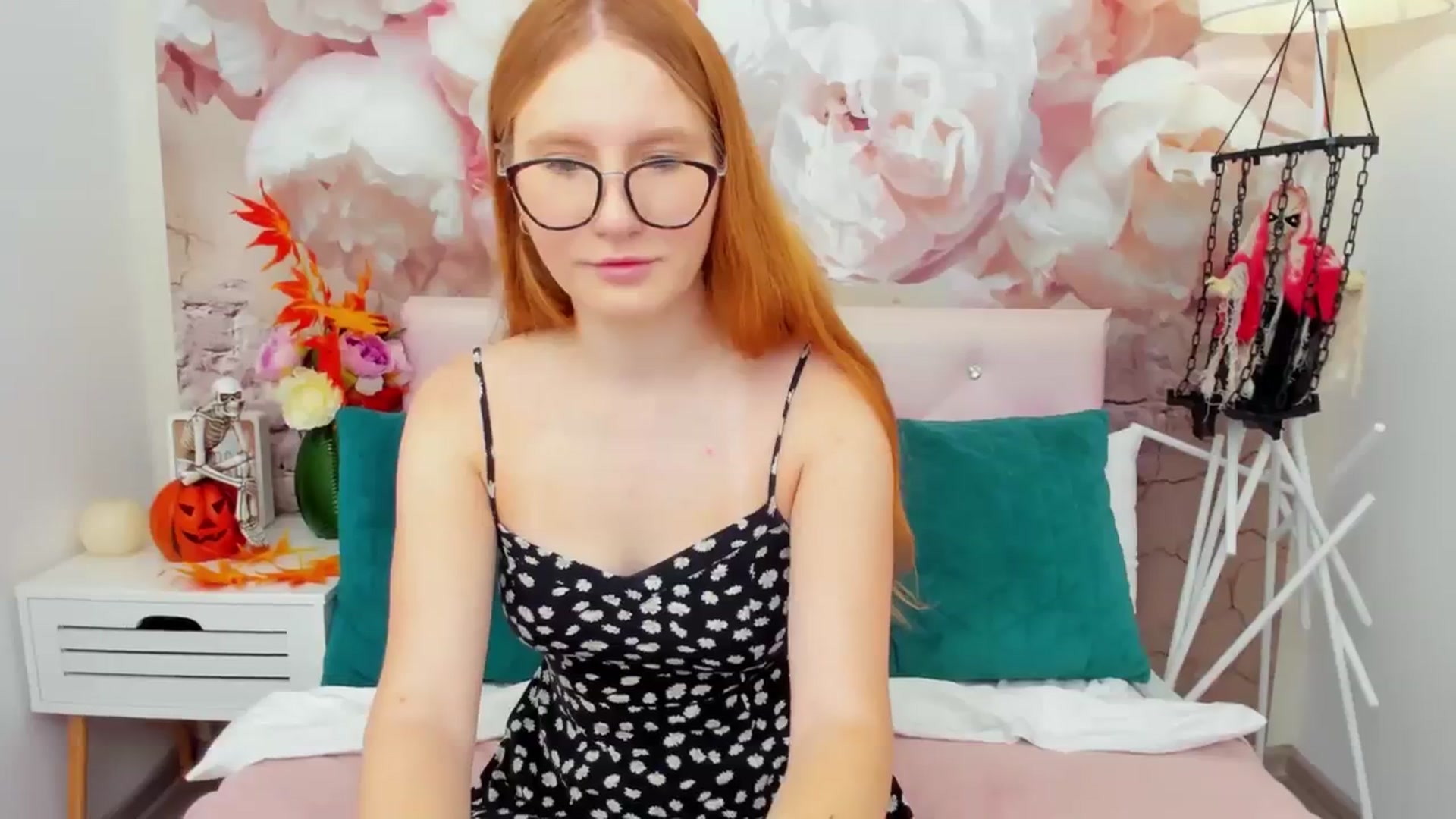 Gallery image thumbnail from MiyaFoxy's myfreecams stream on, 11/05/2023, 08:33 image 6 of 20