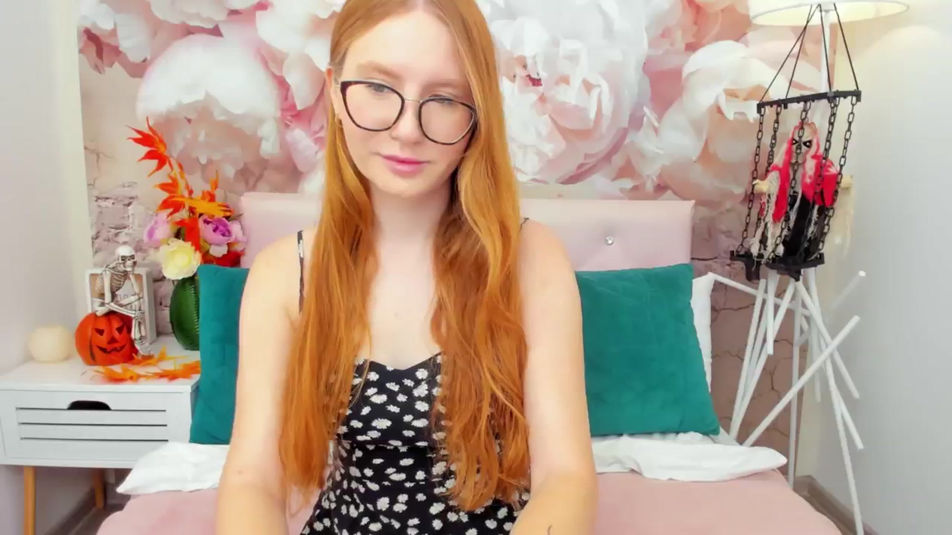 Gallery image thumbnail from MiyaFoxy's myfreecams stream on, 11/05/2023, 08:57 image 6 of 20