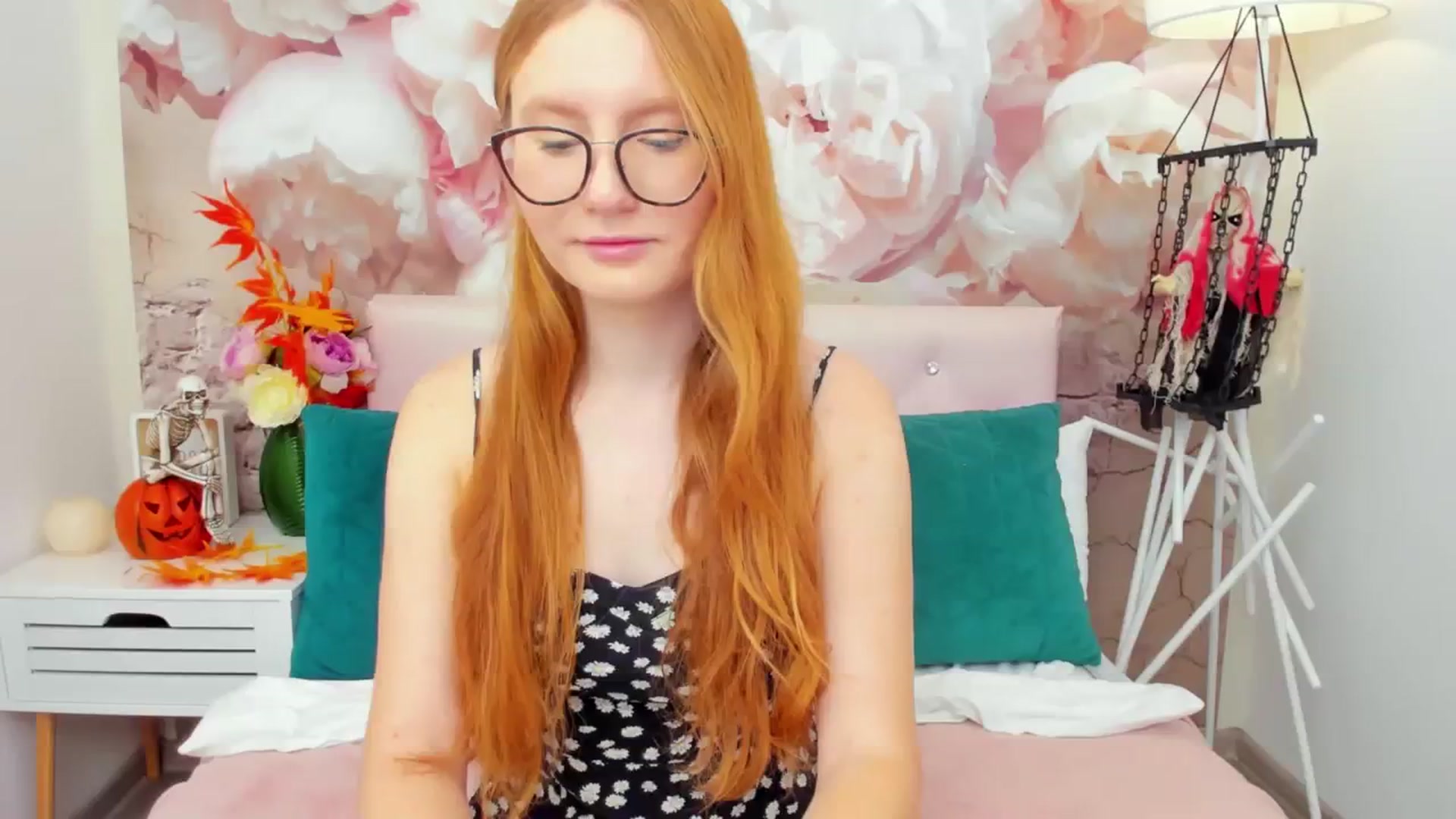 Gallery image thumbnail from MiyaFoxy's myfreecams stream on, 11/05/2023, 08:57 image 8 of 20