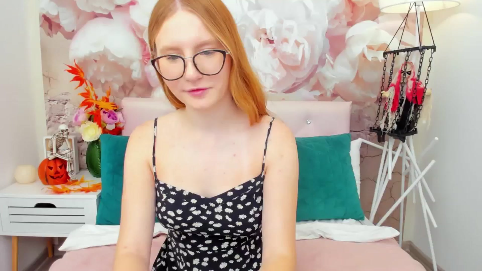 Gallery image thumbnail from MiyaFoxy's myfreecams stream on, 11/05/2023, 08:57 image 2 of 20