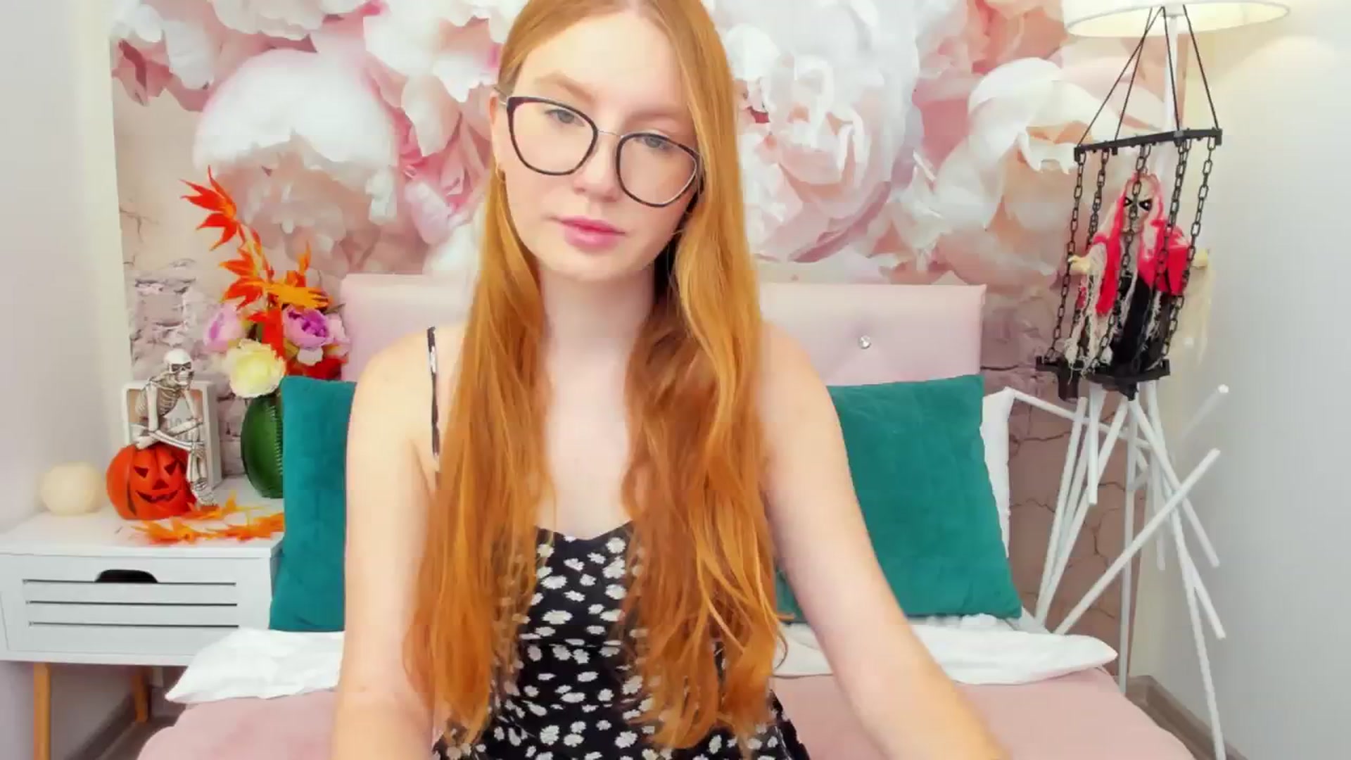 Gallery image thumbnail from MiyaFoxy's myfreecams stream on, 11/05/2023, 08:57 image 7 of 20