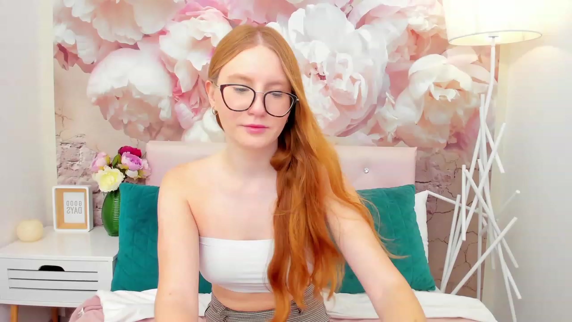 Gallery image thumbnail from MiyaFoxy's myfreecams stream on, 11/05/2023, 13:00 image 6 of 20