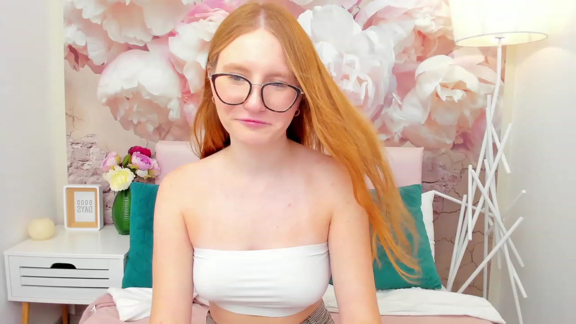 Gallery image thumbnail from MiyaFoxy's myfreecams stream on, 11/05/2023, 13:00 image 12 of 20