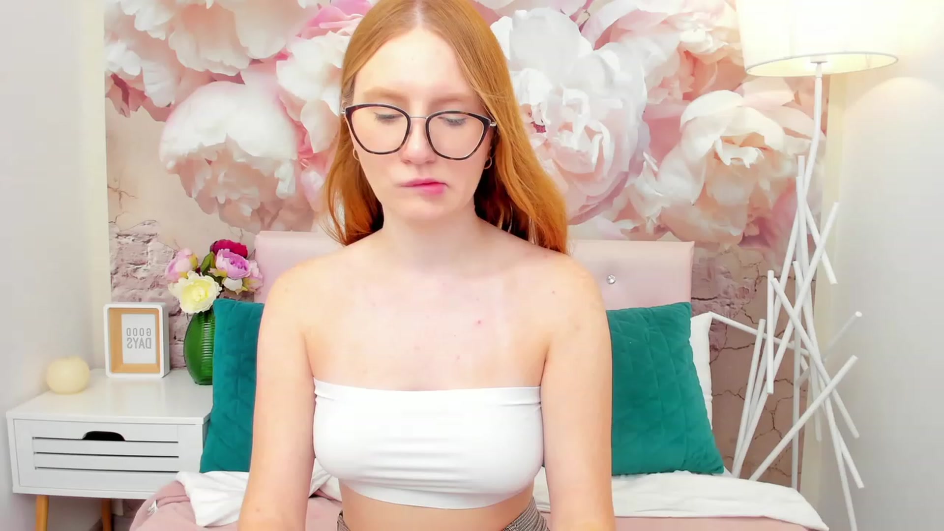 Gallery image thumbnail from MiyaFoxy's myfreecams stream on, 11/05/2023, 13:00 image 10 of 20