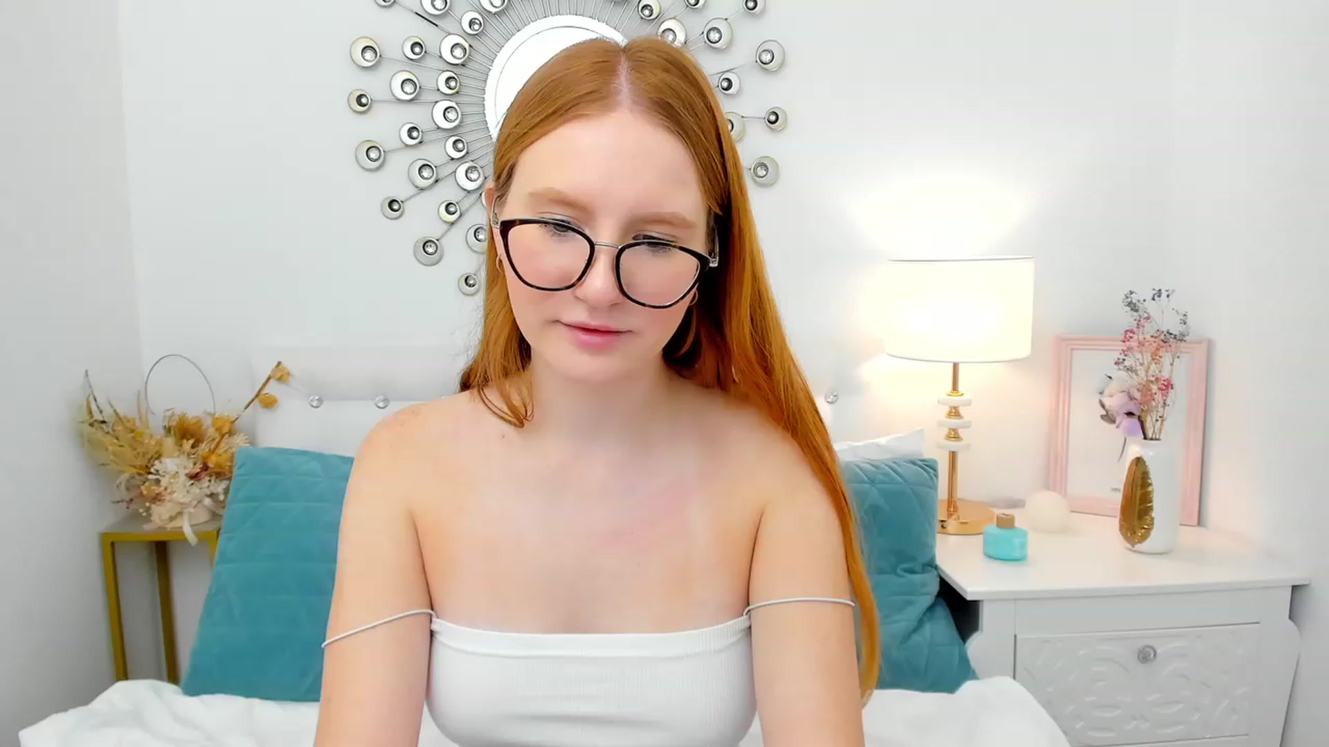 Gallery image thumbnail from MiyaFoxy's myfreecams stream on, 11/12/2023, 16:27 image 8 of 20