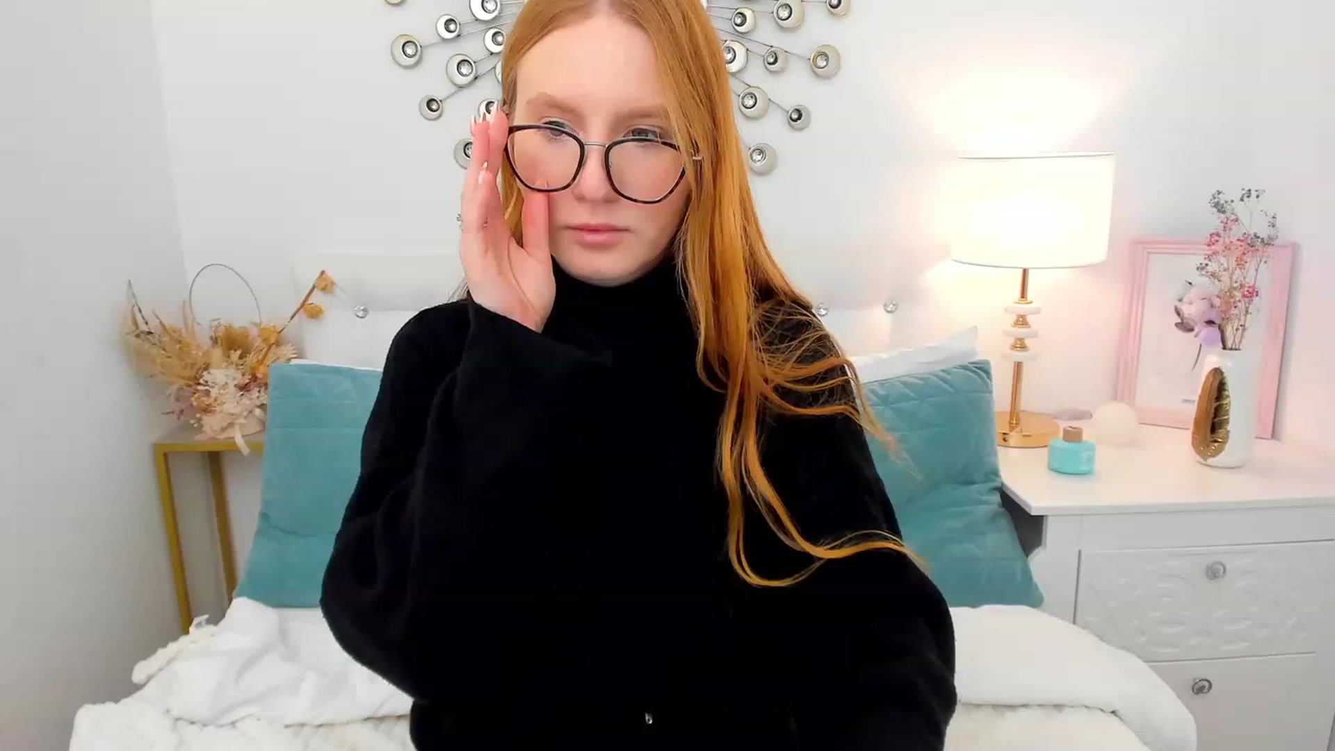 Gallery image thumbnail from MiyaFoxy's myfreecams stream on, 11/12/2023, 20:00 image 16 of 20
