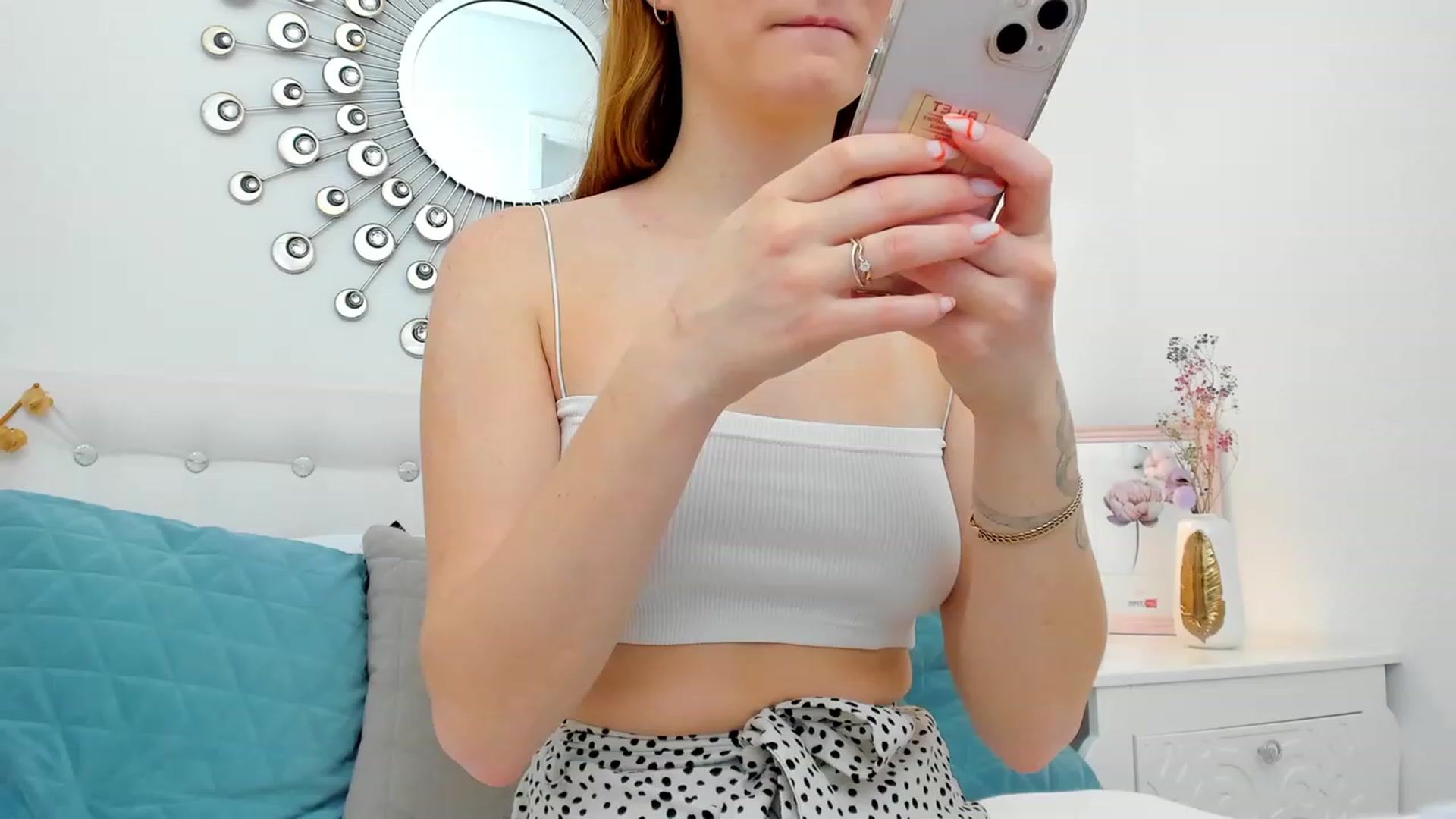 Gallery image thumbnail from MiyaFoxy's myfreecams stream on, 11/12/2023, 20:00 image 4 of 20