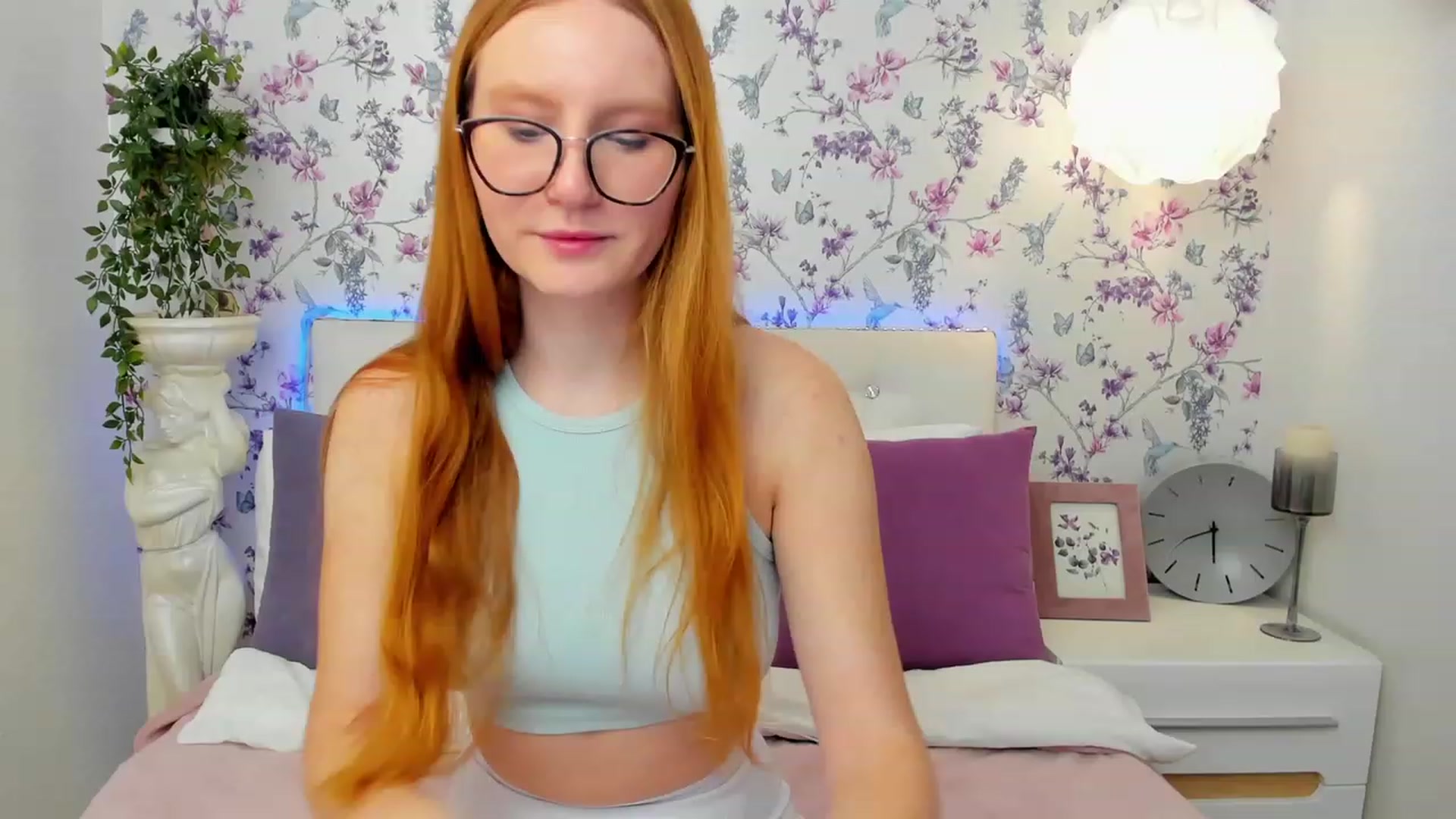 Gallery image thumbnail from MiyaFoxy's myfreecams stream on, 11/18/2023, 14:36 image 17 of 20