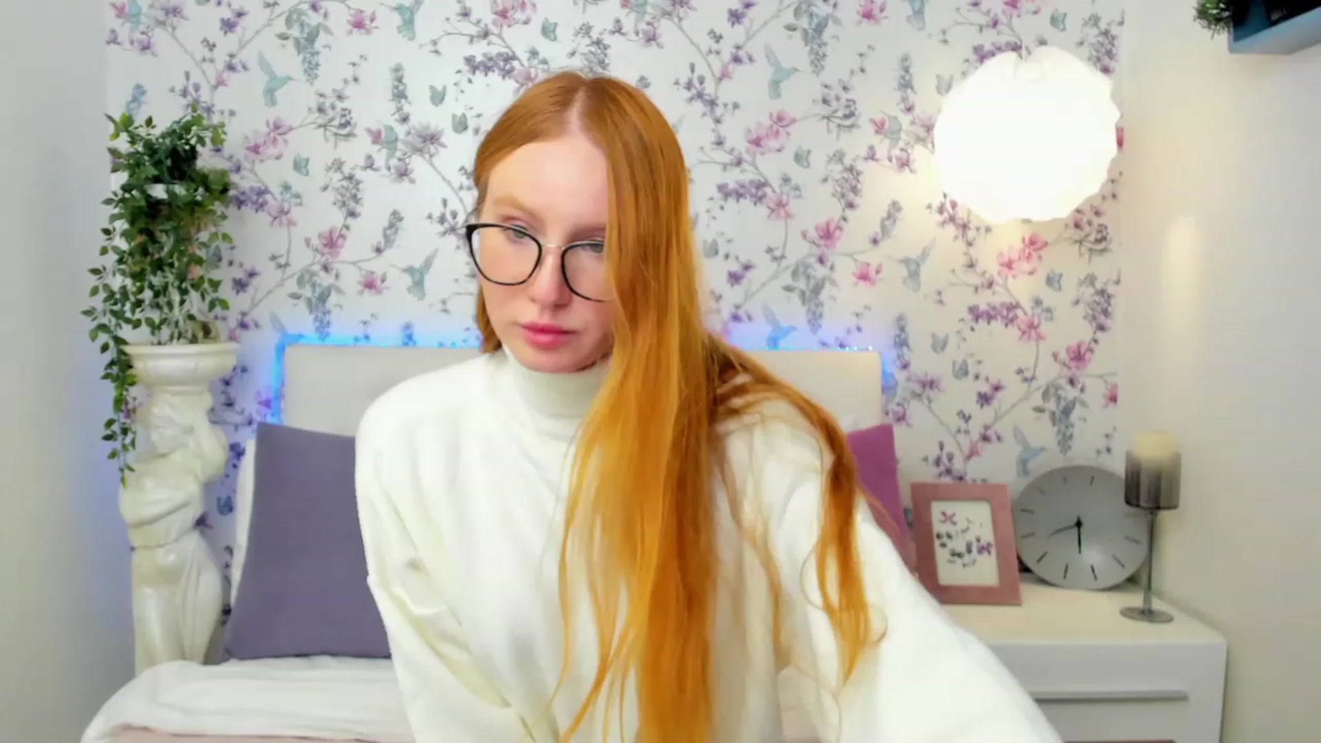 Gallery image thumbnail from MiyaFoxy's myfreecams stream on, 11/18/2023, 19:52 image 15 of 20