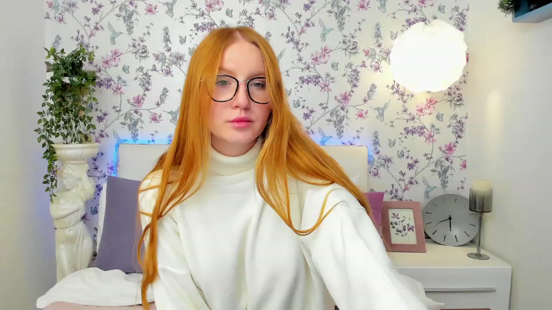 Gallery image thumbnail from MiyaFoxy's myfreecams stream on, 11/18/2023, 19:52 image 13 of 20