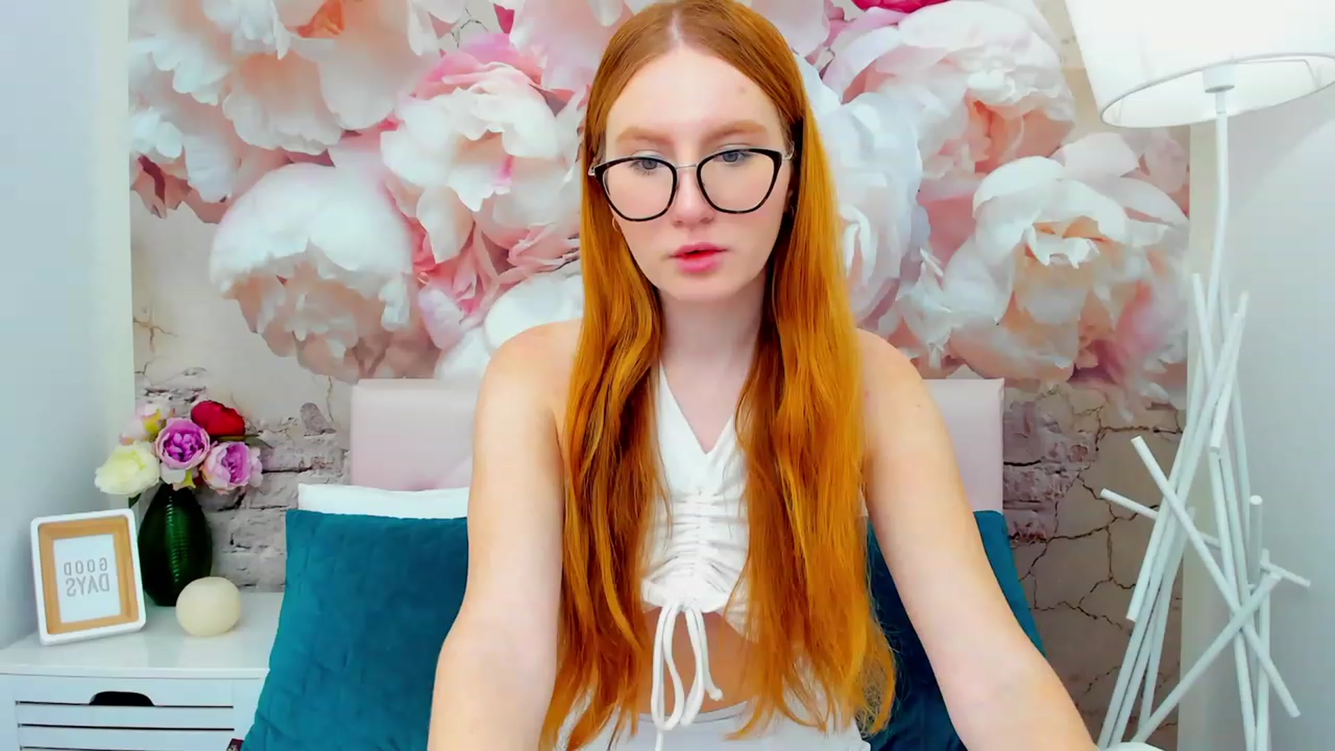 Gallery image thumbnail from MiyaFoxy's myfreecams stream on, 11/20/2023, 17:03 image 14 of 20